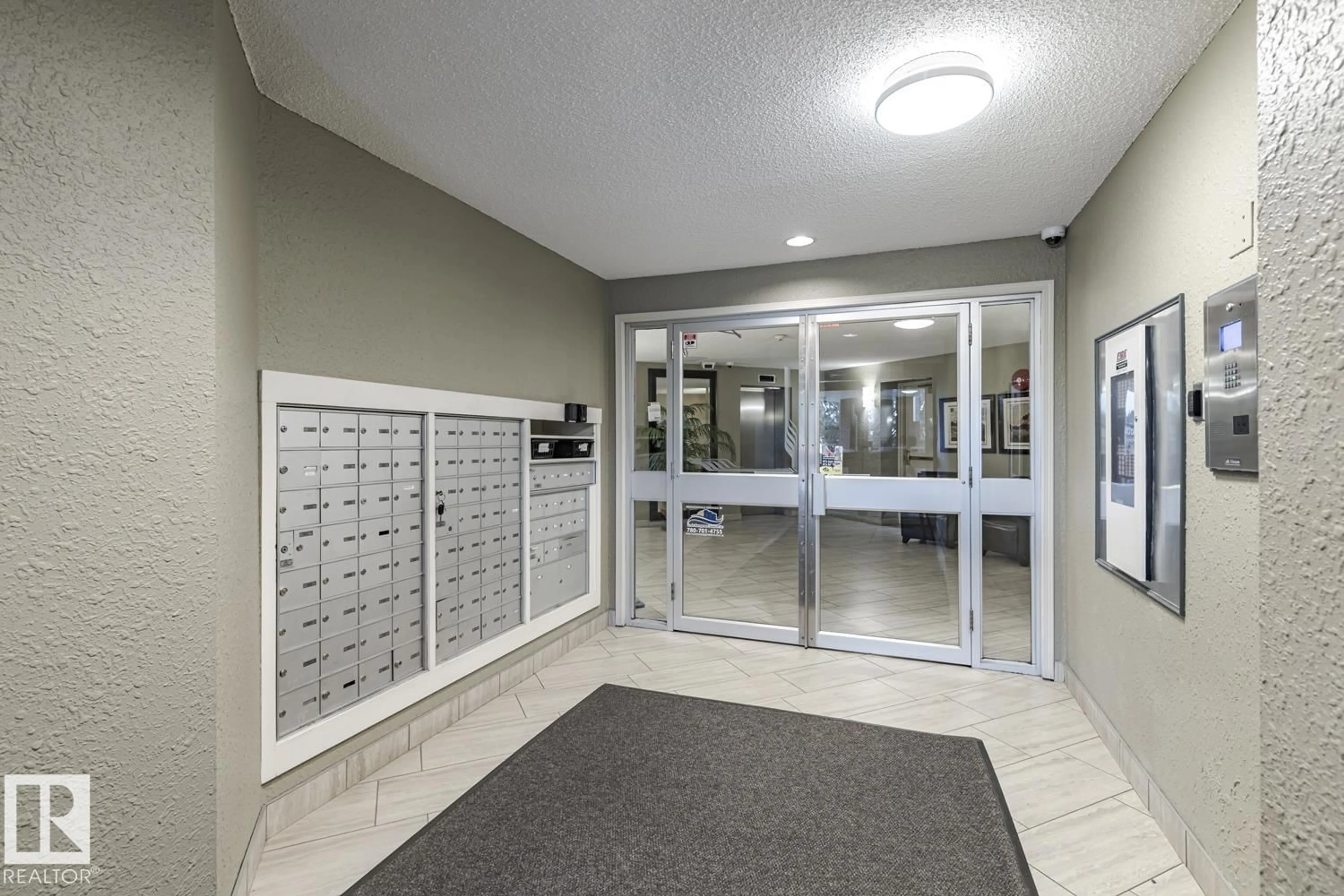 Indoor foyer for 3 - 516 PERRON ST, St. Albert Alberta T8W5Z5