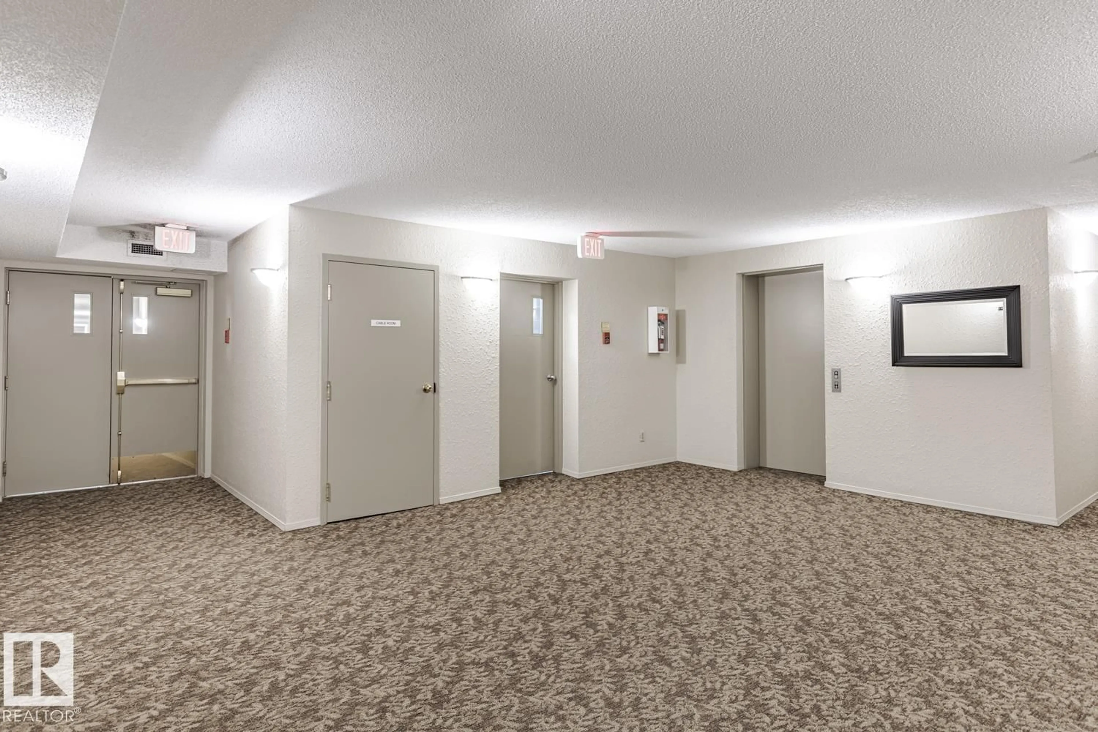 Indoor foyer for 3 - 516 PERRON ST, St. Albert Alberta T8W5Z5