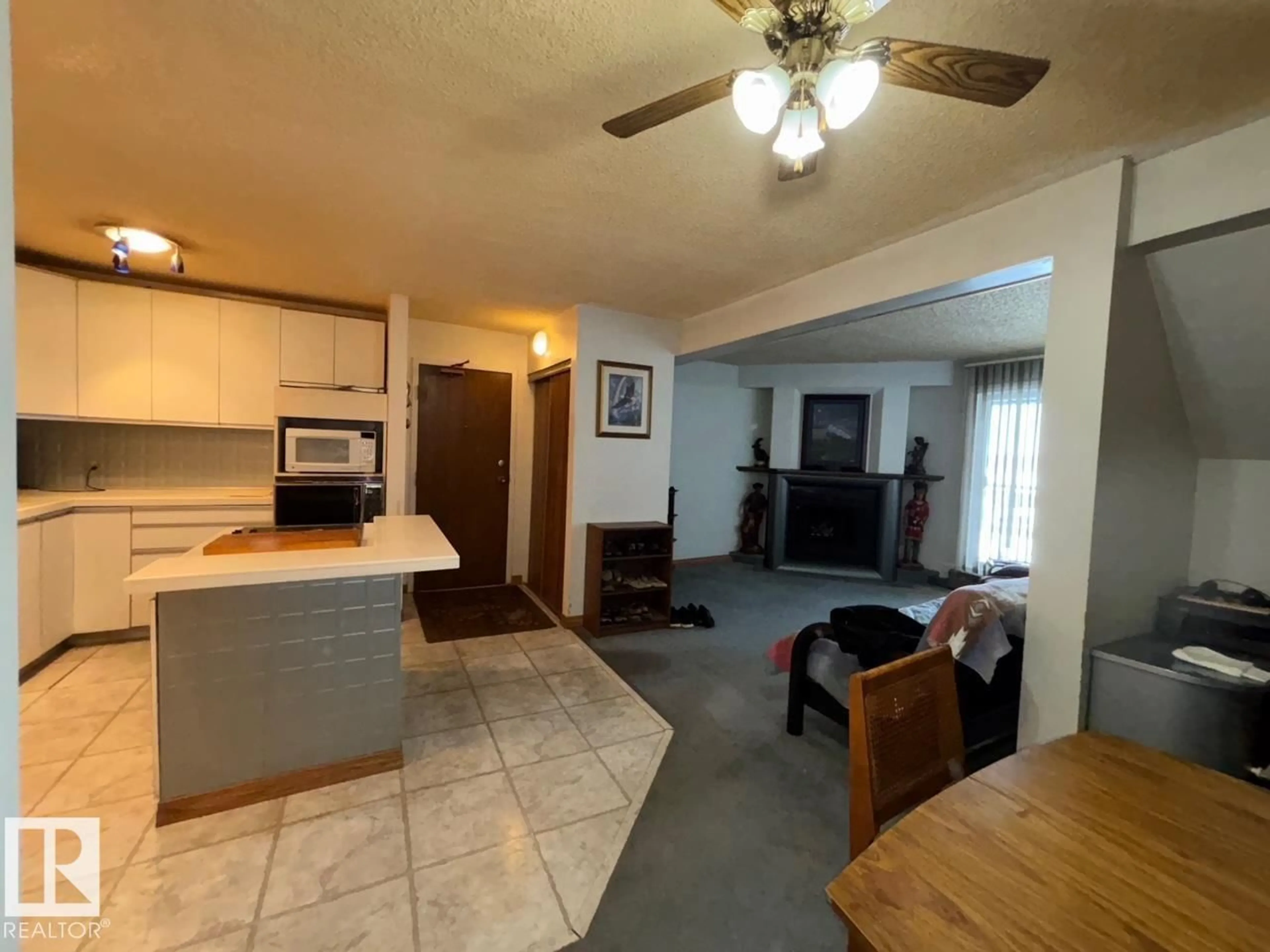 A pic of a room for 8043 TUDOR GLEN, St. Albert Alberta T8N3V3