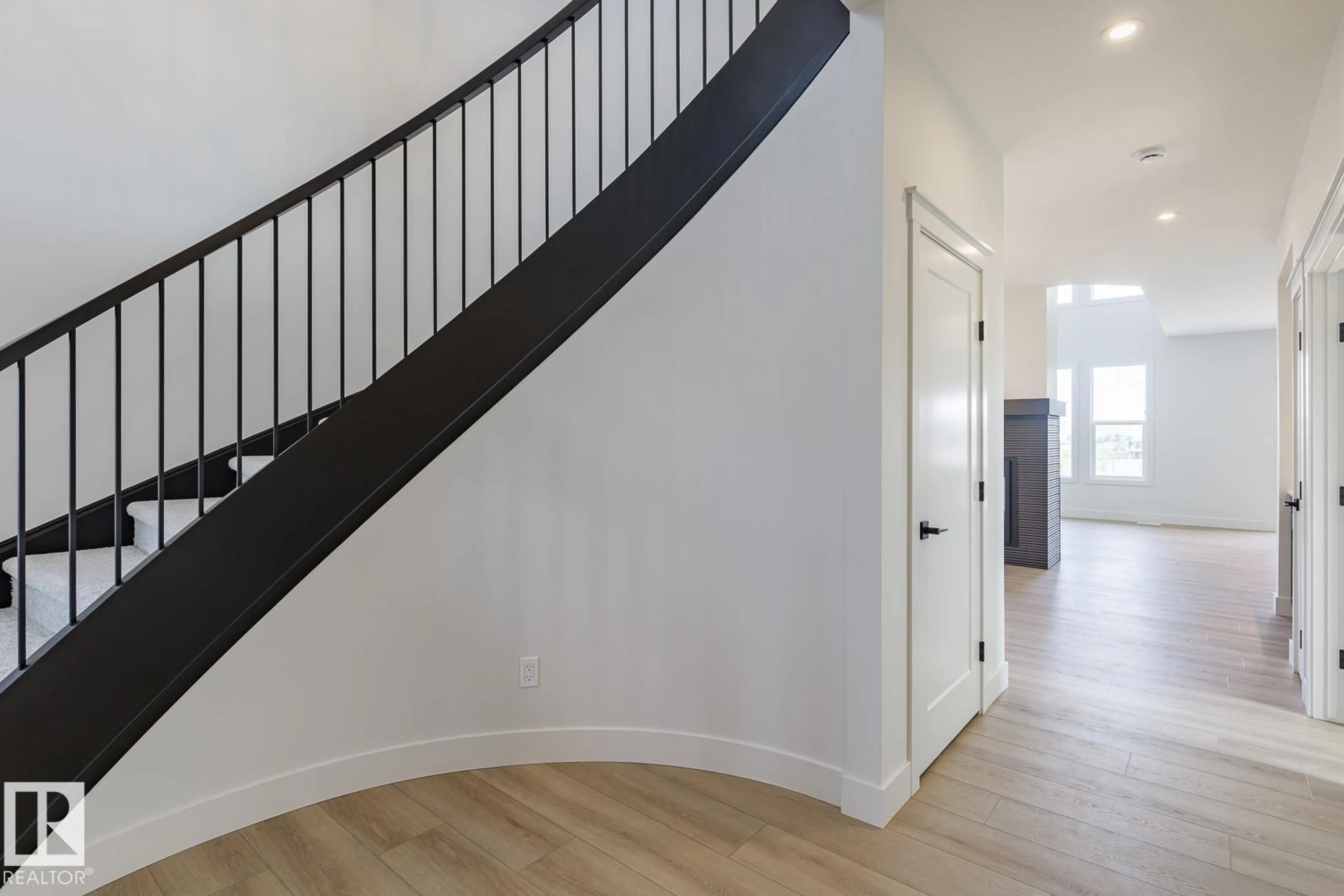 Indoor entryway for NW - 13113 212A ST, Edmonton Alberta T6W5E1