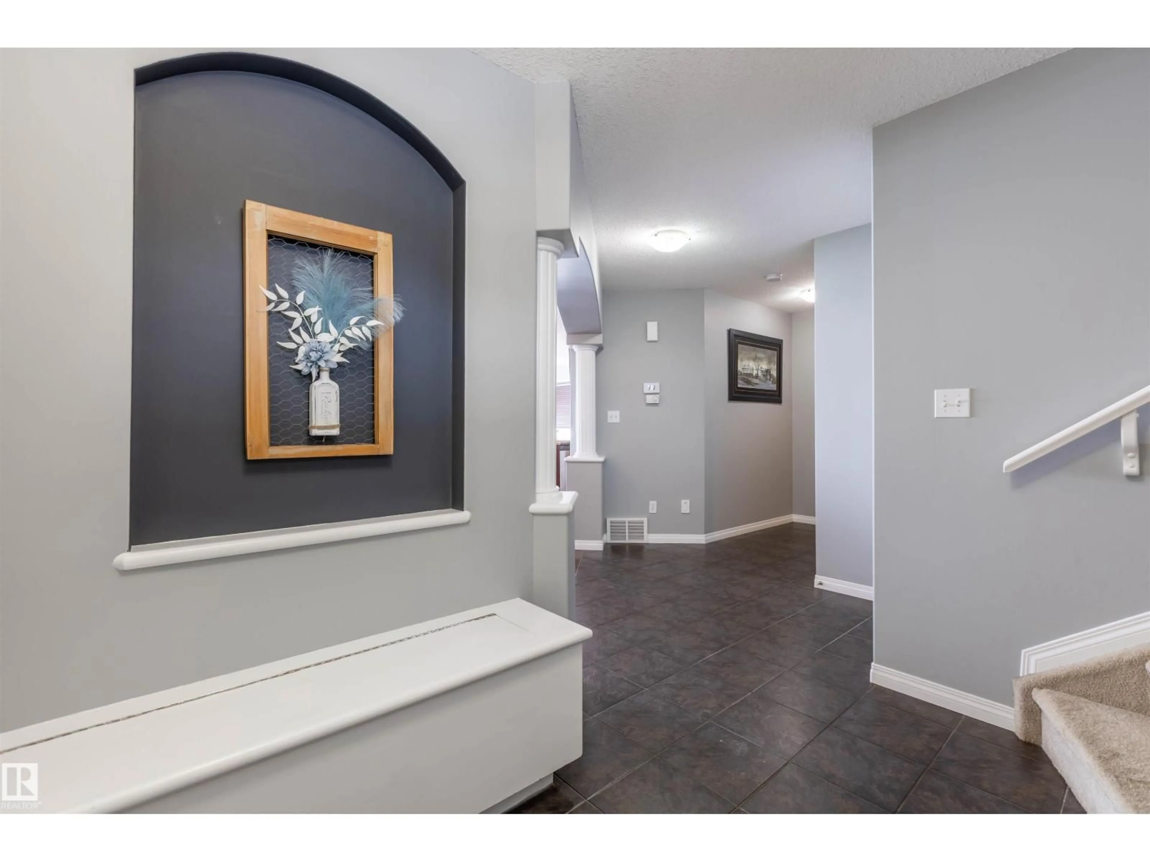 Indoor entryway for 9508 107 AV, Morinville Alberta T8R0C7