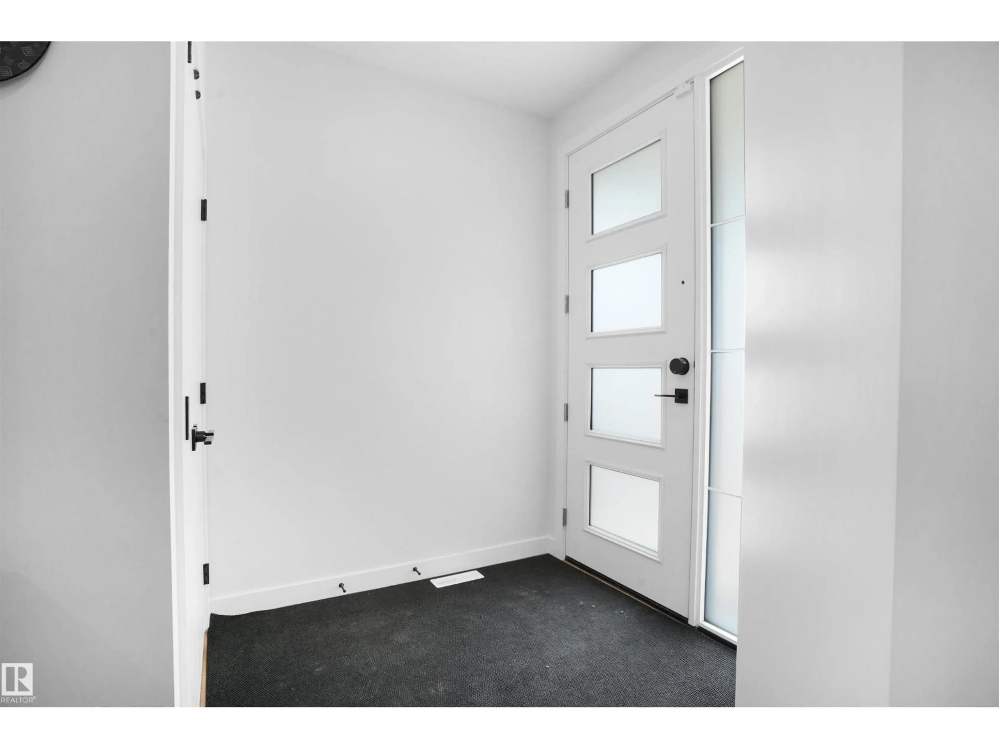 Indoor entryway for 3327 CHERNOWSI WAY, Edmonton Alberta T6W5H2