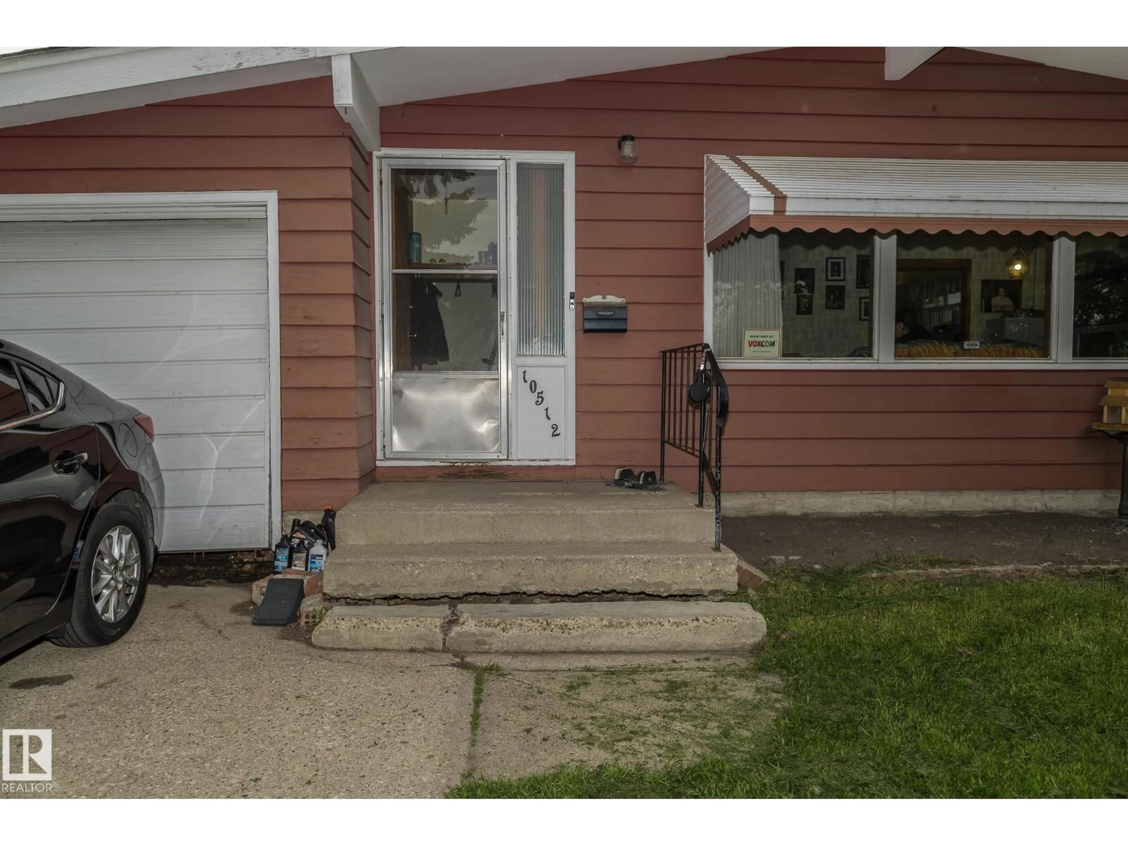 Unknown for 10512 55 AV, Edmonton Alberta T6H0W7