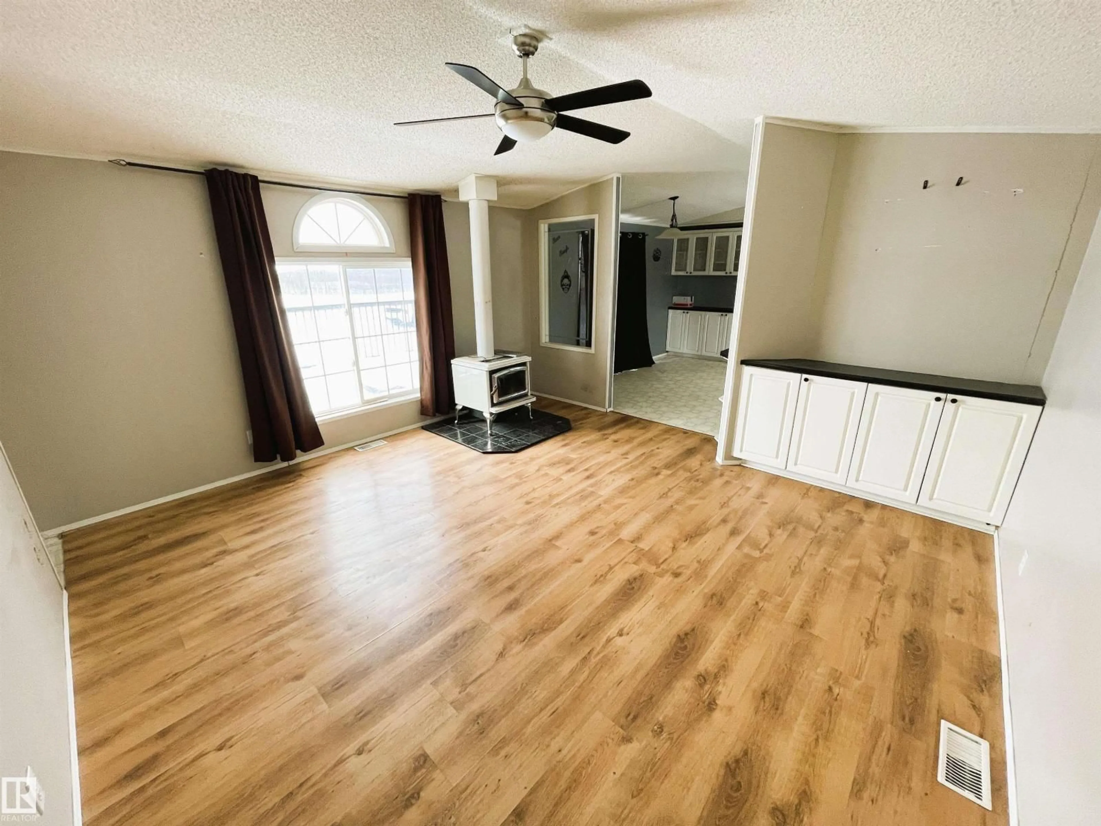 A pic of a room for 59502 RGE RD 102, Rural St. Paul County Alberta T0A2K0