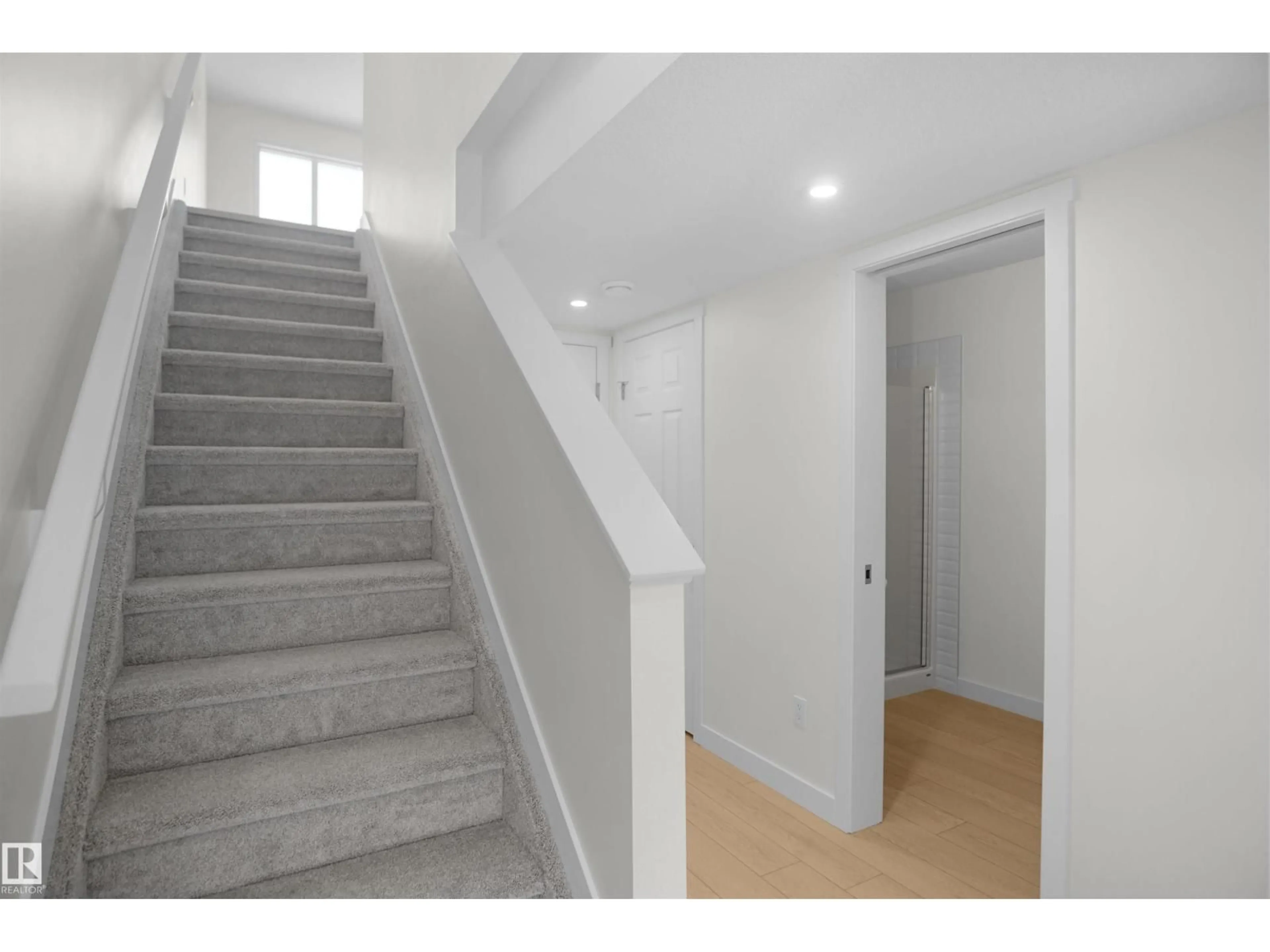 Stairs for 5131 RIVER'S EDGE WY, Edmonton Alberta T6M3B6