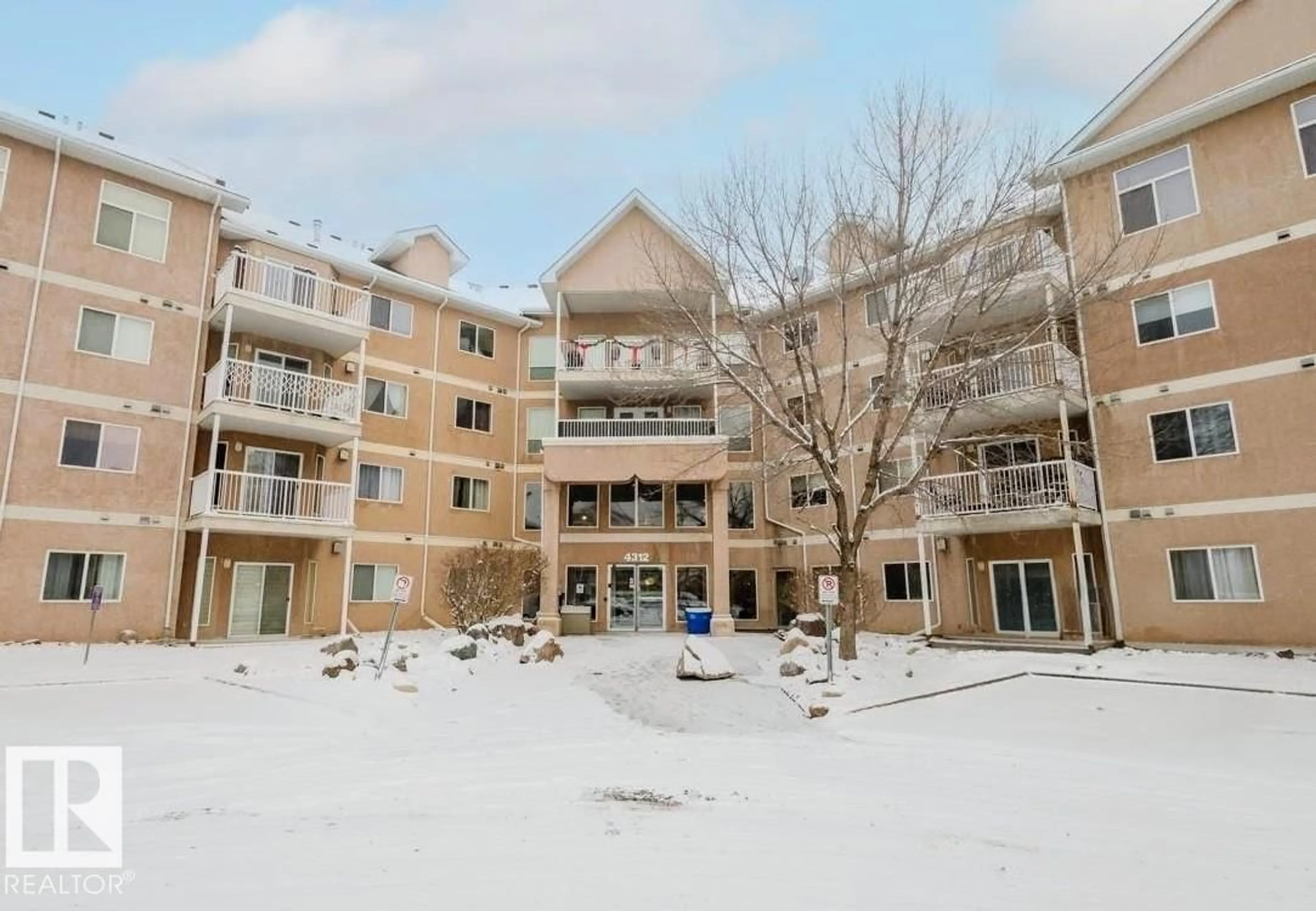 Patio, unknown for 224 - 4304 139 AV NW, Edmonton Alberta T5Y2Y2