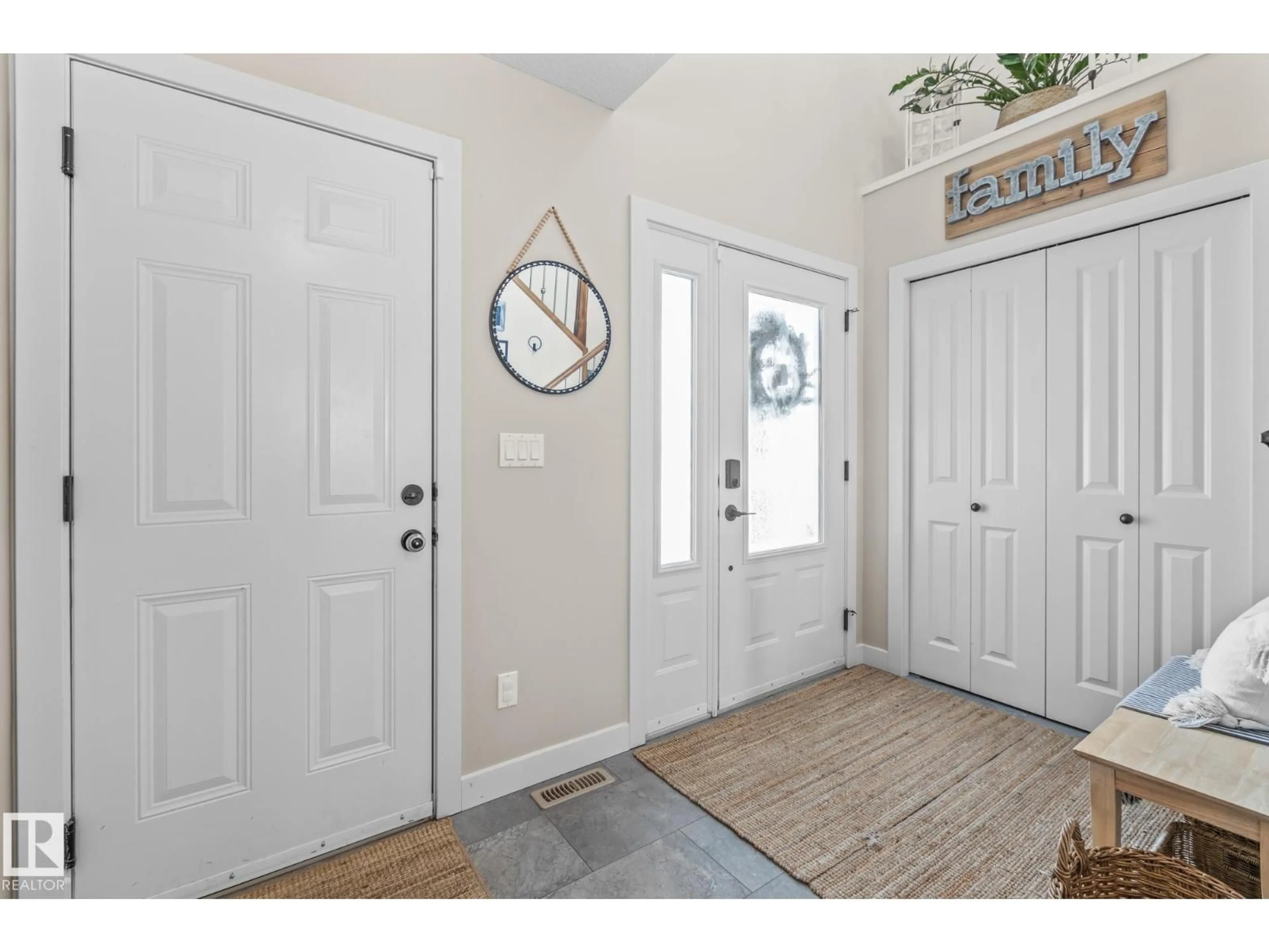 Indoor entryway for 10415 94 ST, Morinville Alberta T8R0B2