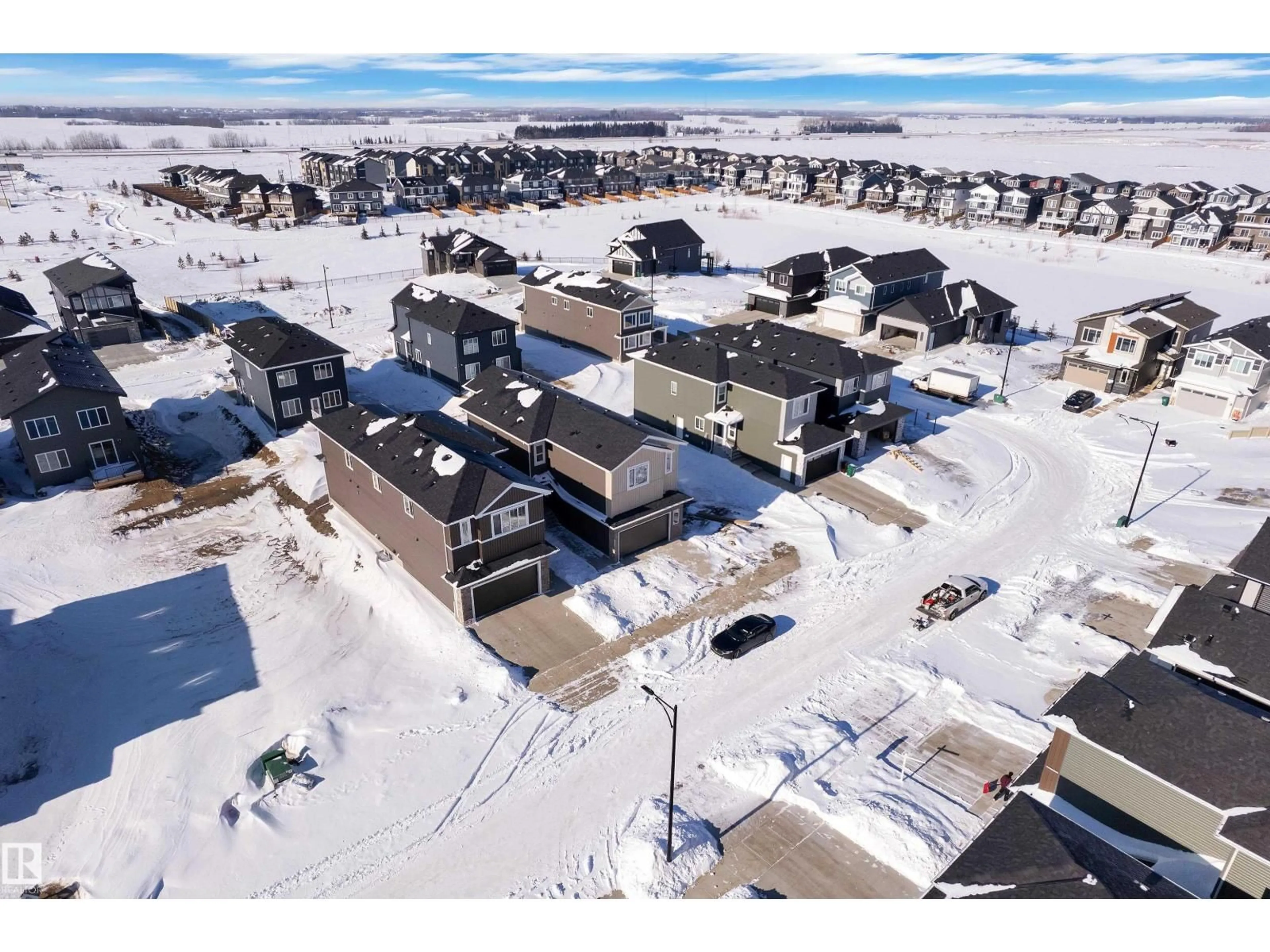 A pic from outside/outdoor area/front of a property/back of a property/a pic from drone, street for 95 ELDRIDGE PT, St. Albert Alberta T8N8C3