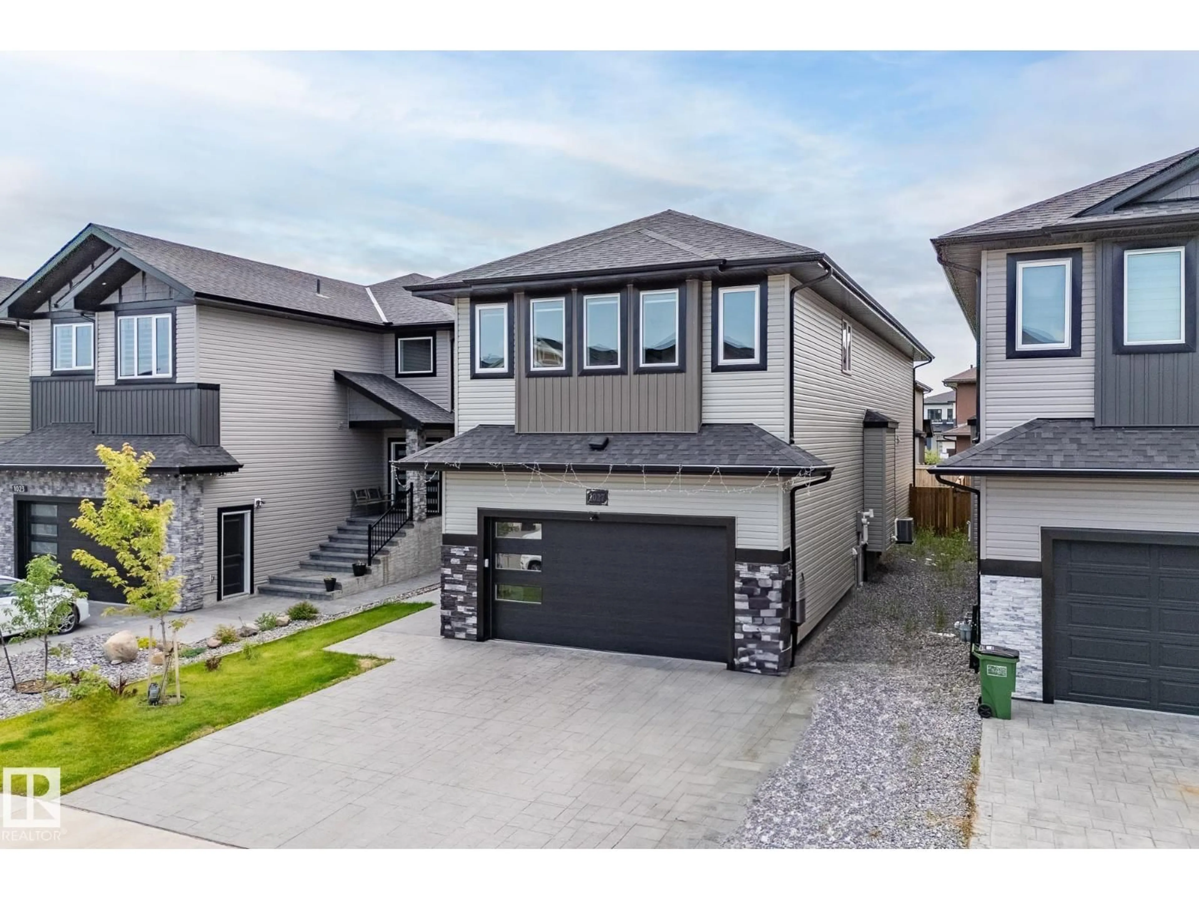 Unknown for 1027 150 AV, Edmonton Alberta T5Y4C1