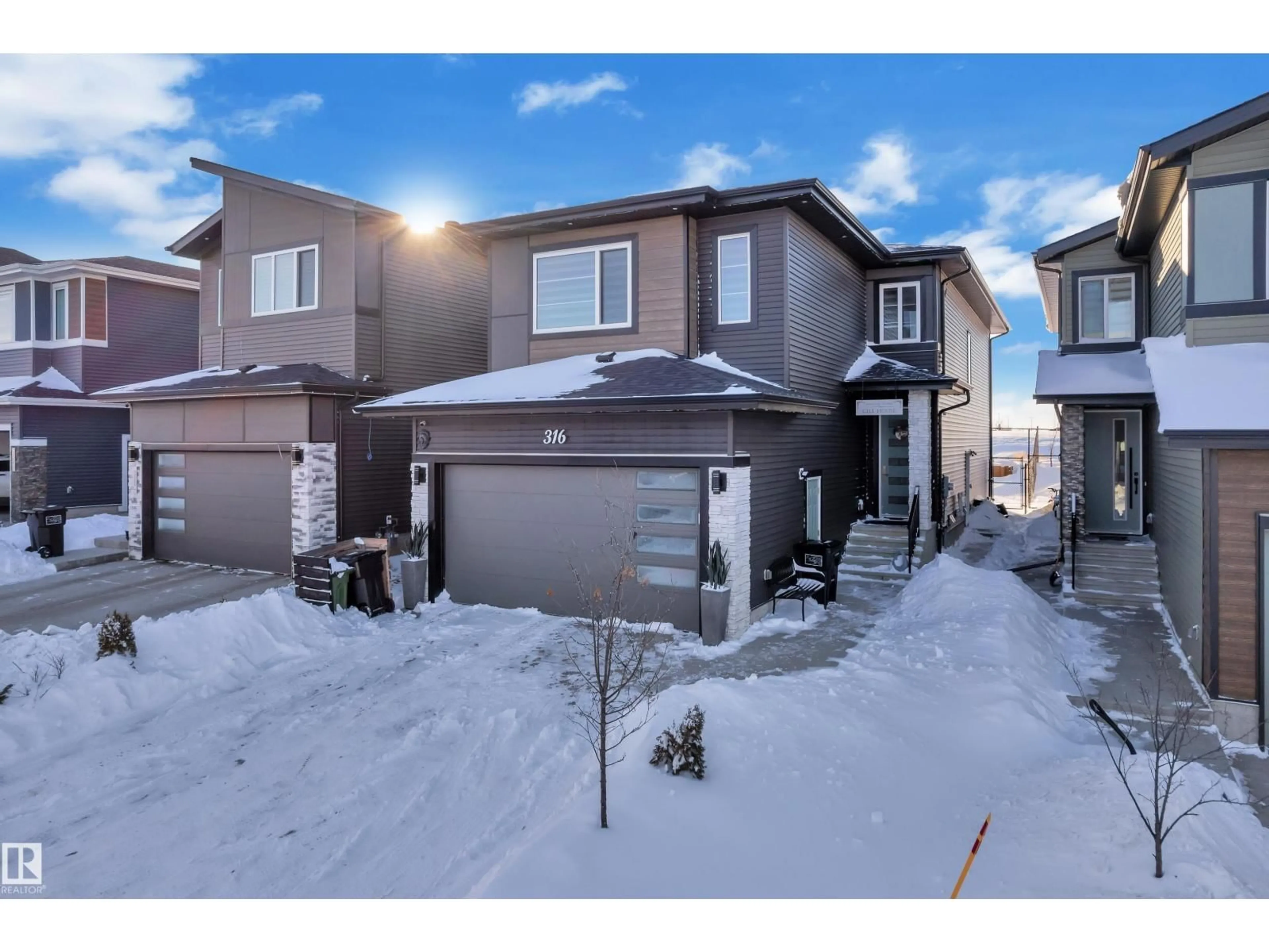 A pic from outside/outdoor area/front of a property/back of a property/a pic from drone, street for SW - 316 42 ST, Edmonton Alberta T6X3A2