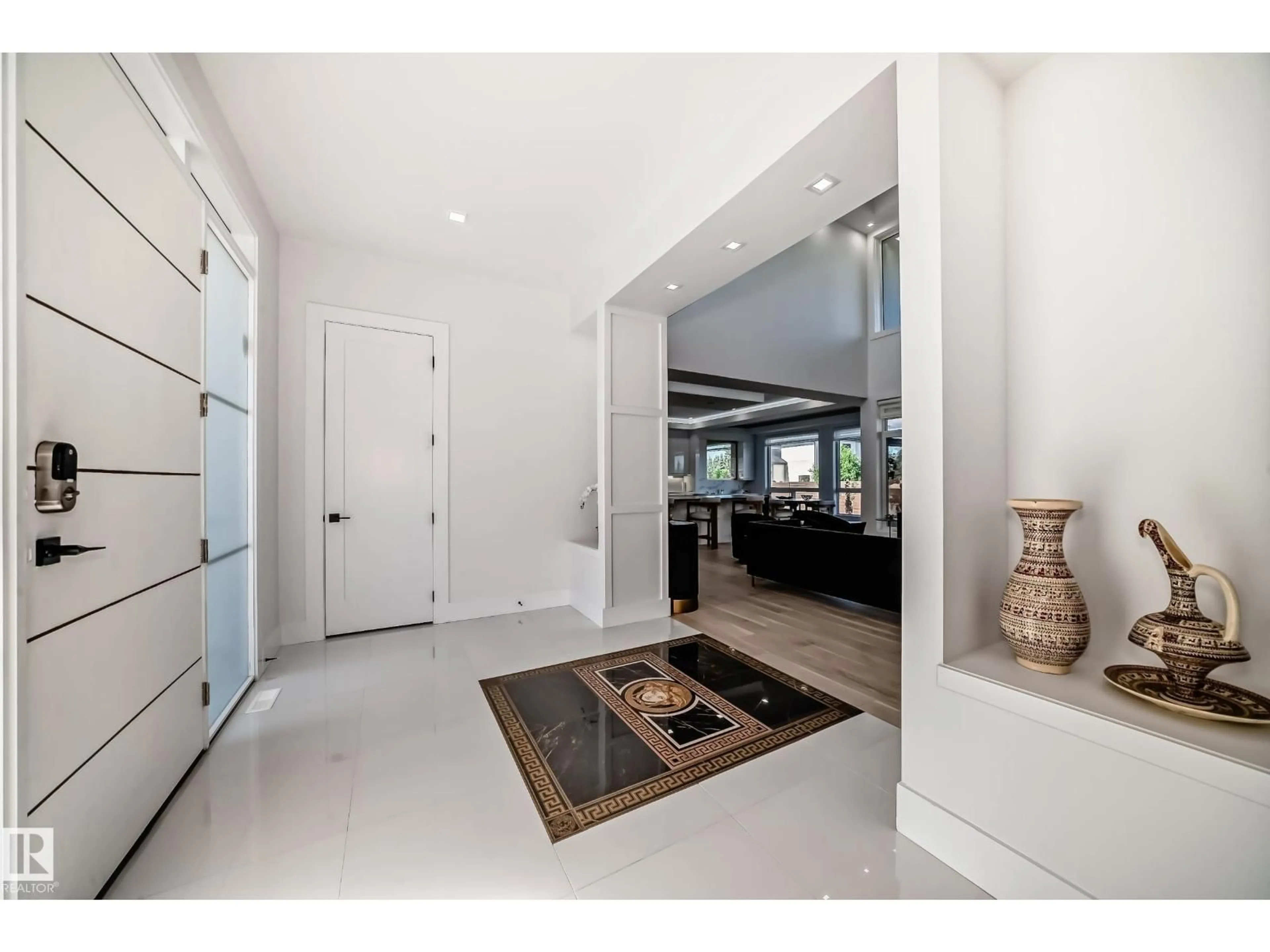 Indoor entryway for 2747 WHEATON DR, Edmonton Alberta T6W2M5