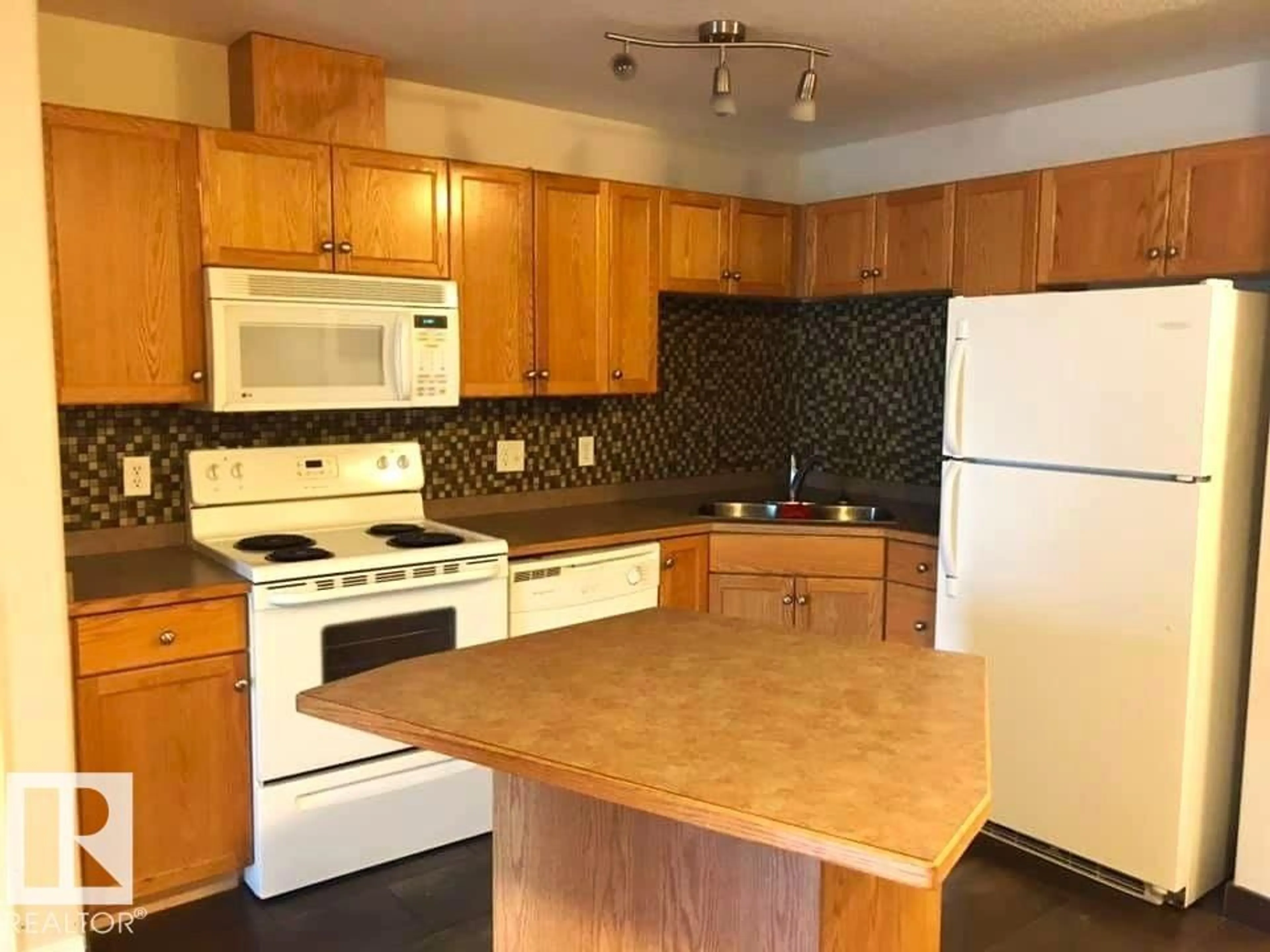 Standard kitchen, unknown for 216 - 12550 140 AV, Edmonton Alberta T5X6J4