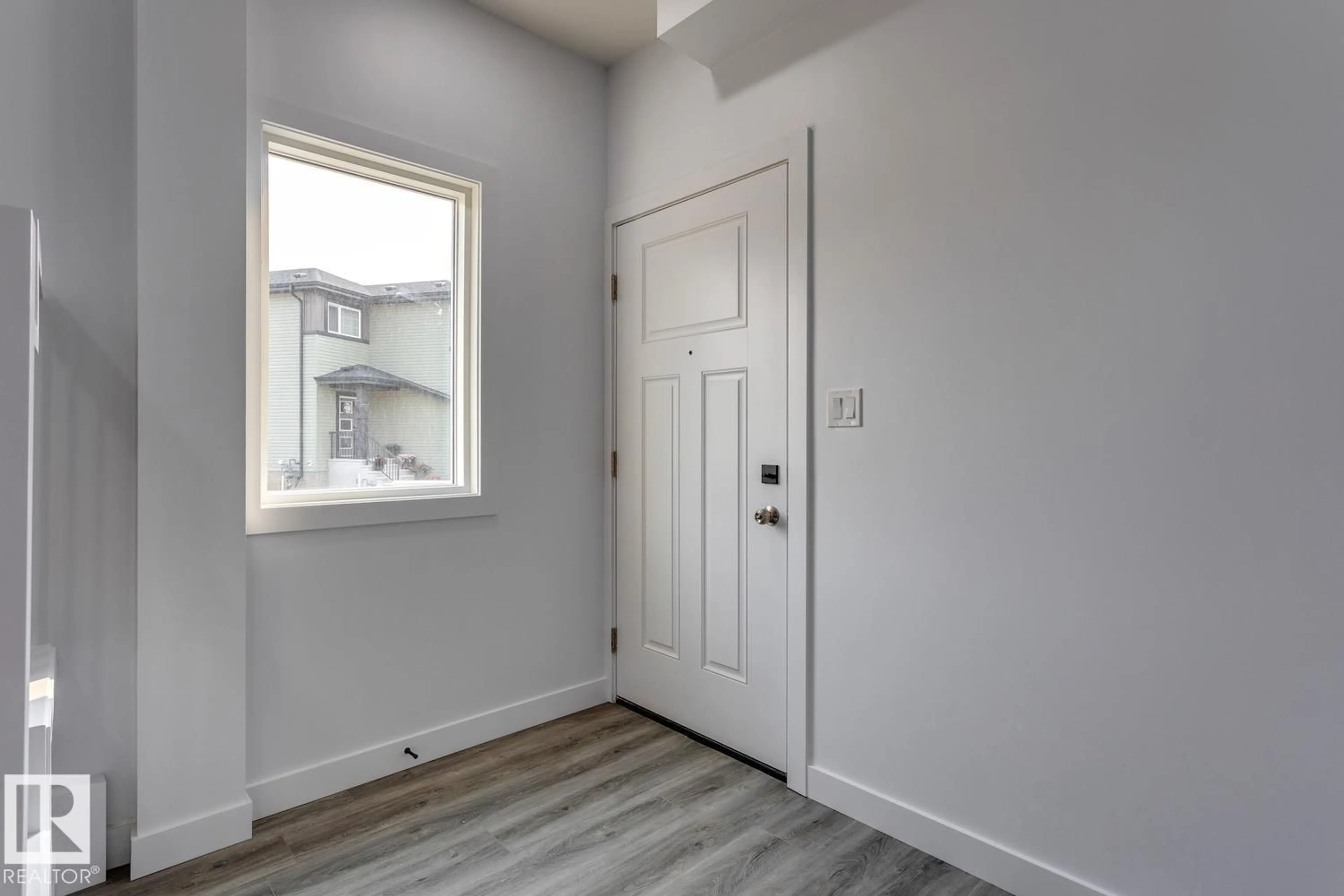 Indoor entryway for 35 CALEDON CR, Spruce Grove Alberta T7X0Y8
