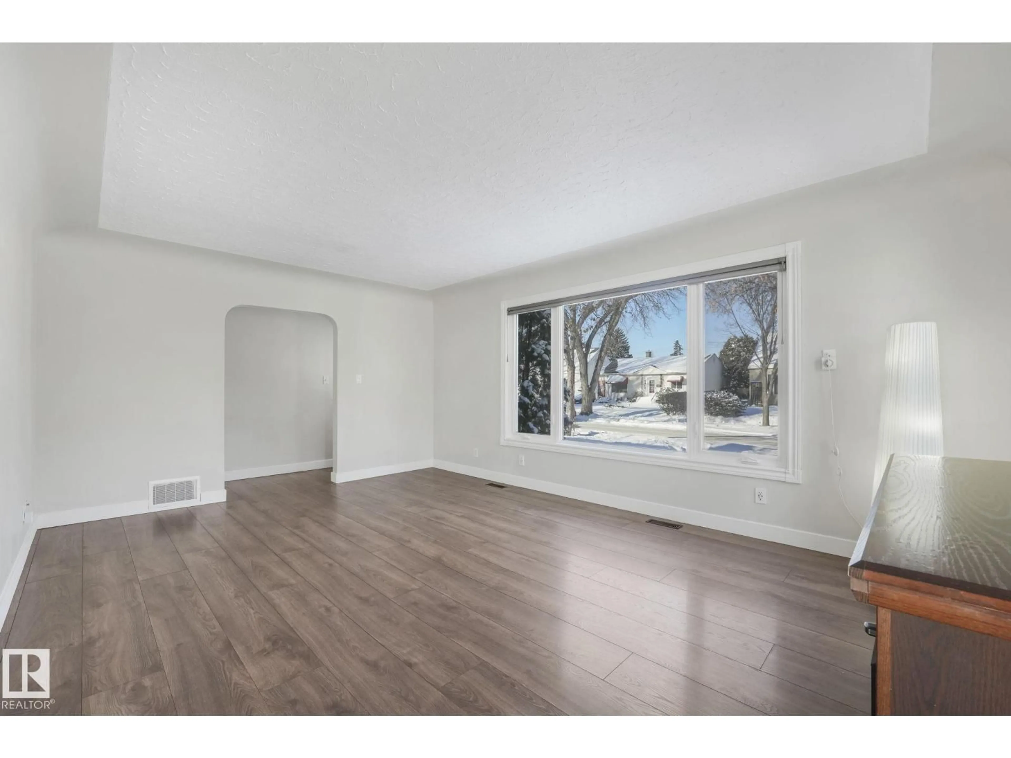 A pic of a room for NW - 13911 117 AV, Edmonton Alberta T5M3J3