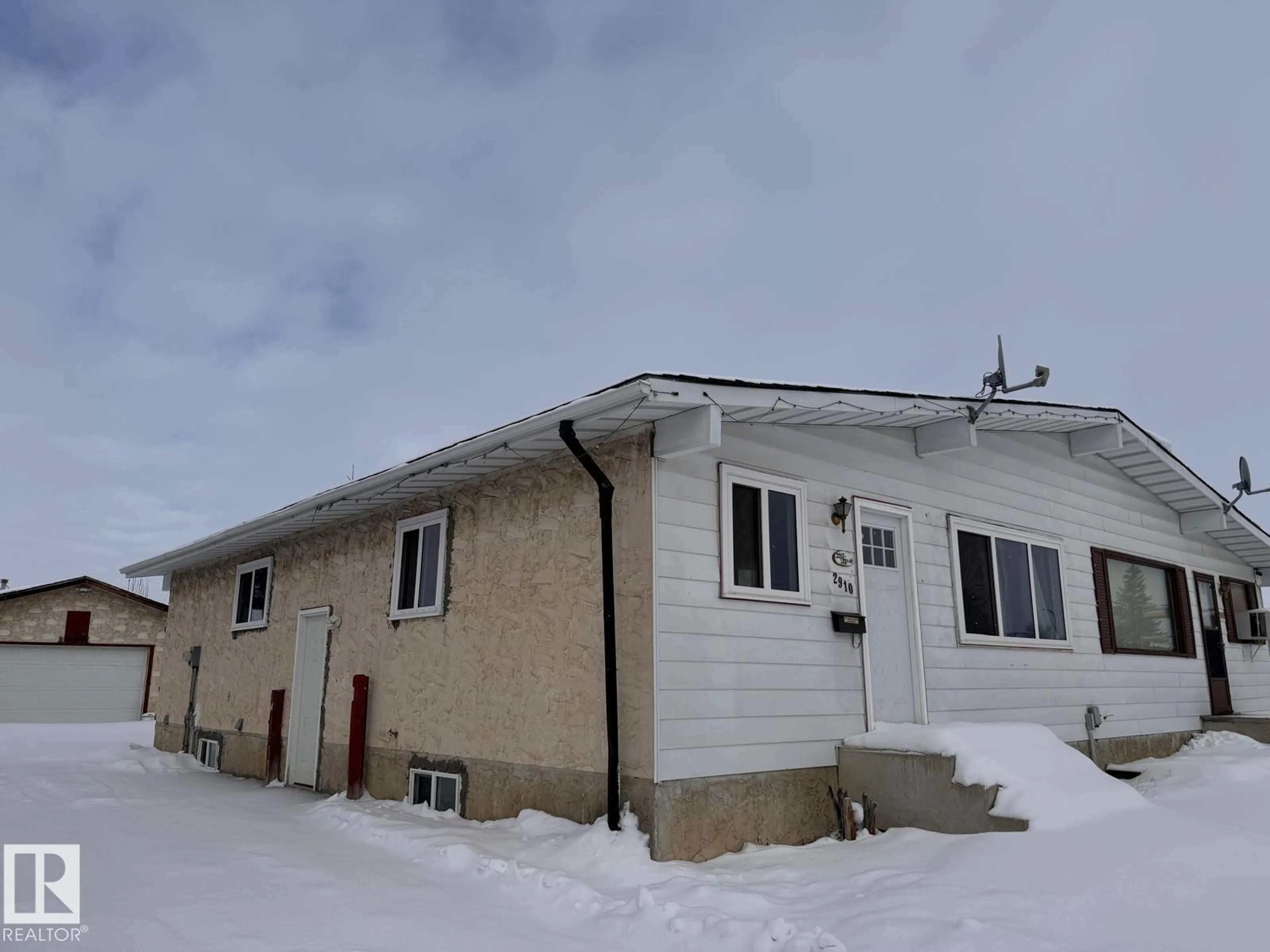 Unknown for 2910 132A AV, Edmonton Alberta T5A2Z3