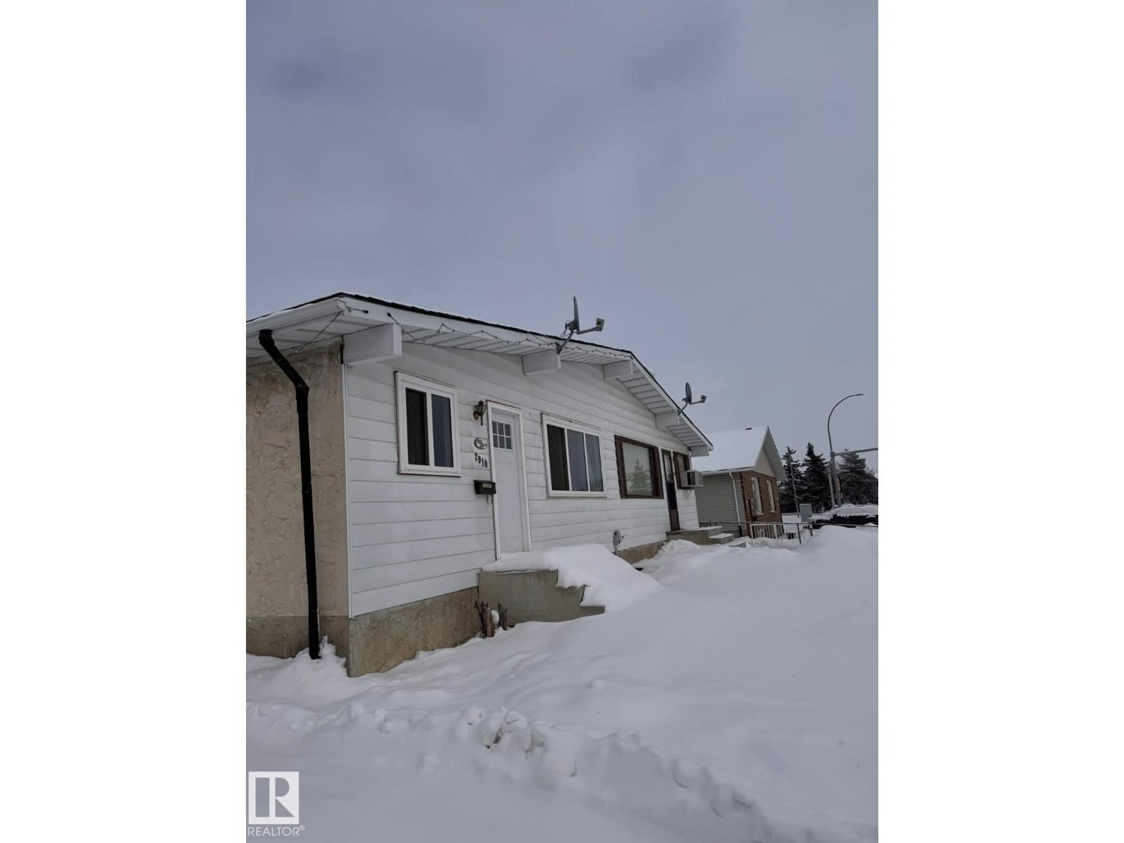 Unknown for 2910 132A AV, Edmonton Alberta T5A2Z3