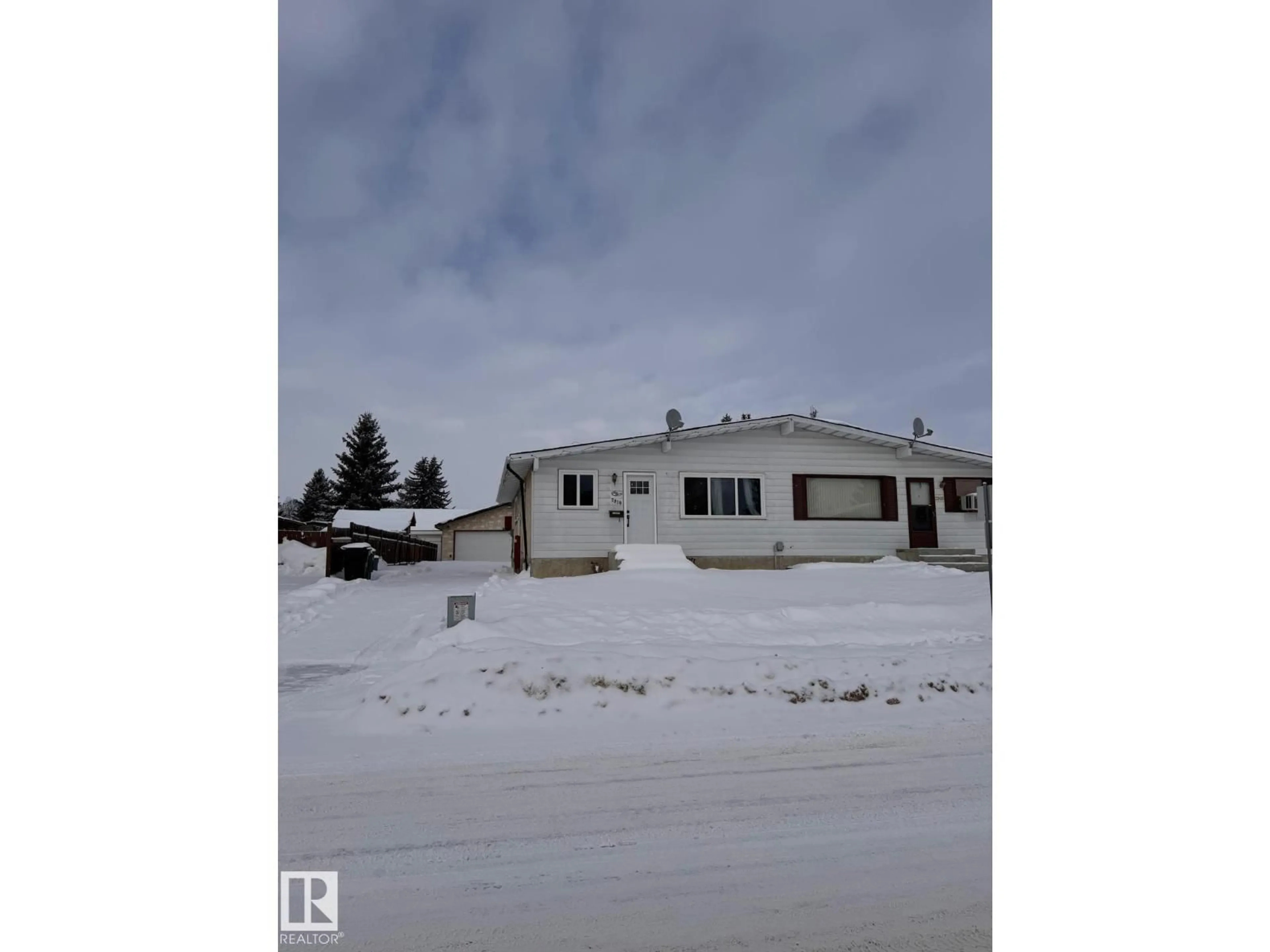 A pic of a room for 2910 132A AV, Edmonton Alberta T5A2Z3
