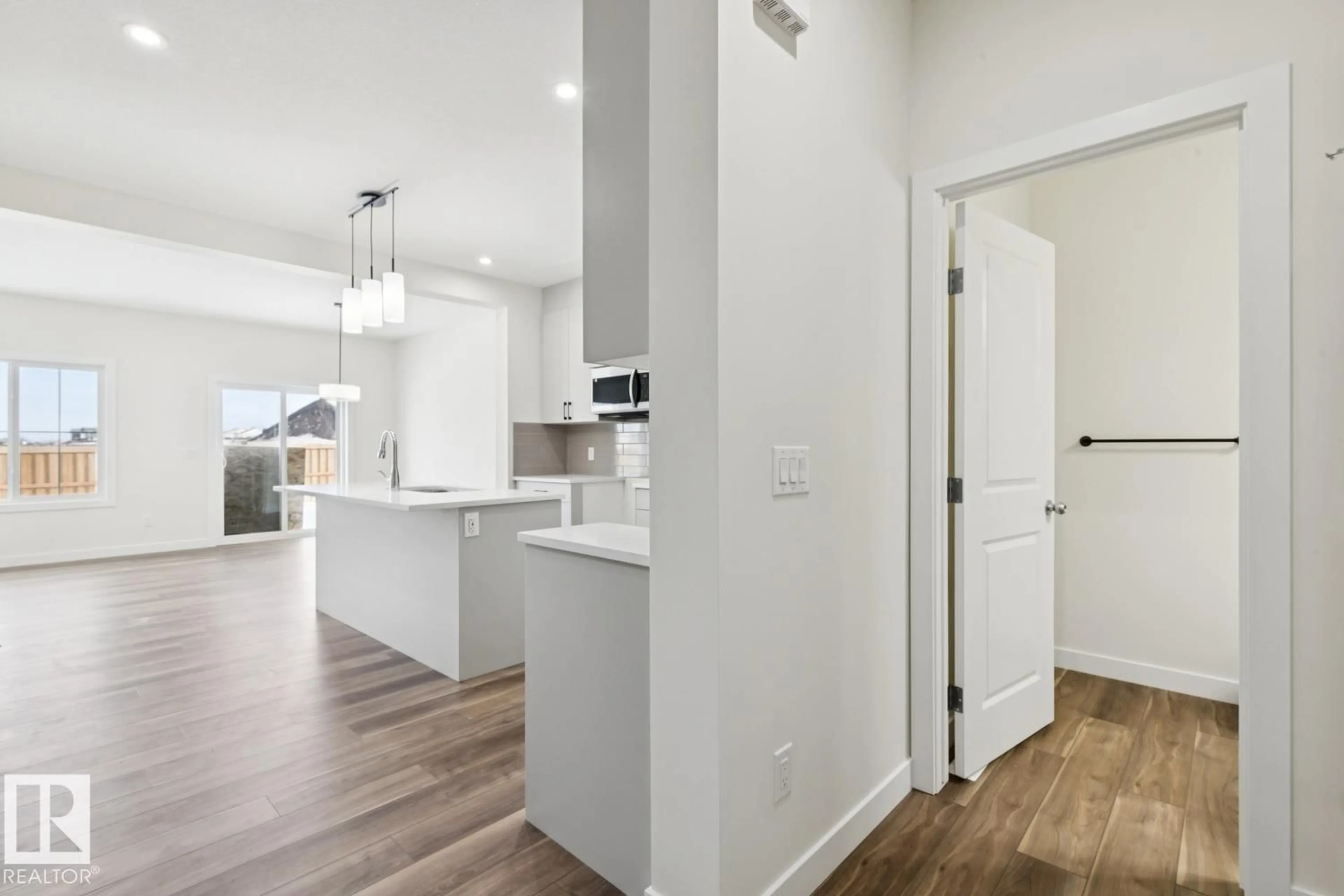 Open concept kitchen, unknown for 407 26 ST, Edmonton Alberta T6X3E8