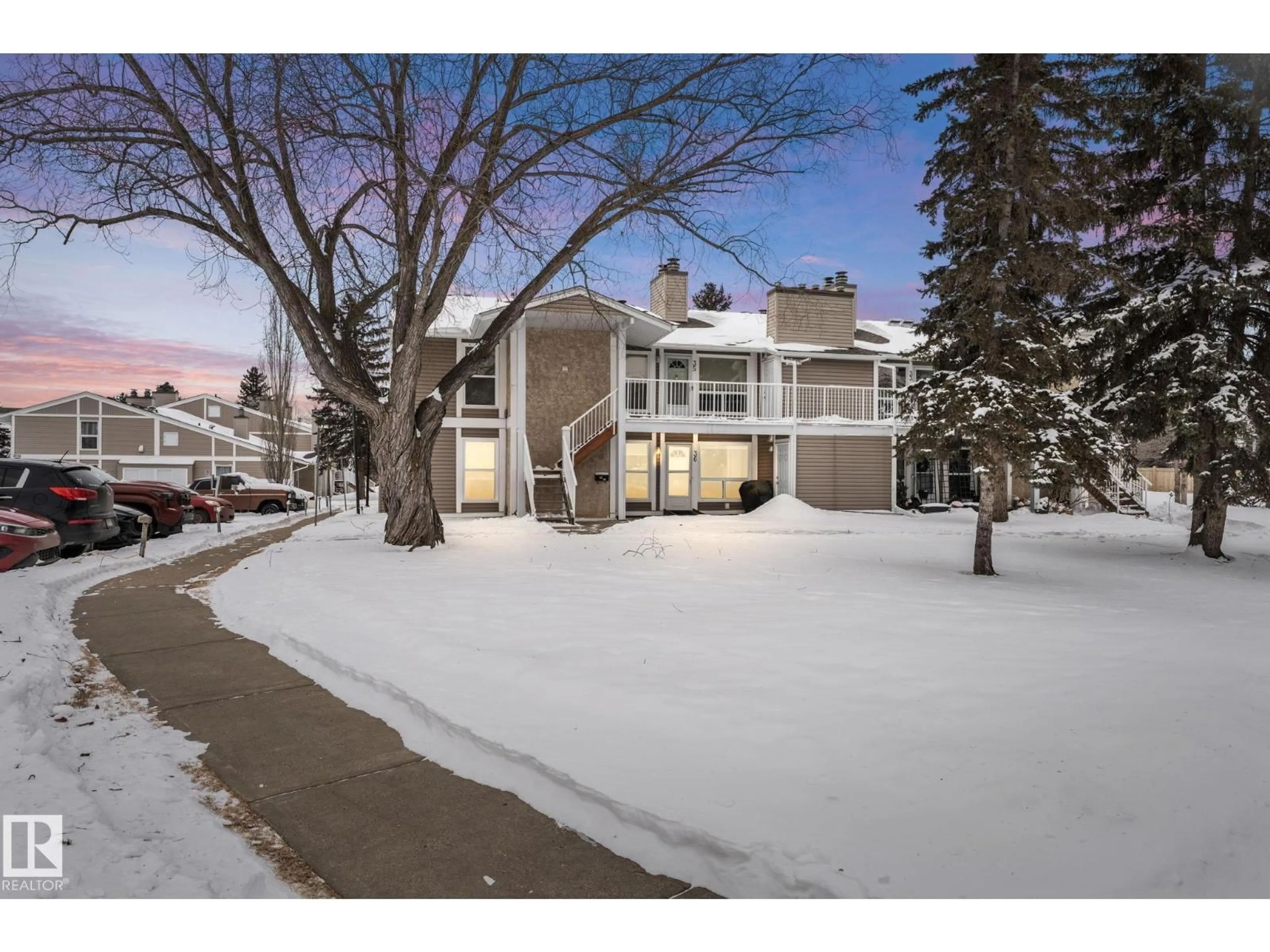 A pic from outside/outdoor area/front of a property/back of a property/a pic from drone, street for 36 - 2204 118 ST, Edmonton Alberta T6J5K2