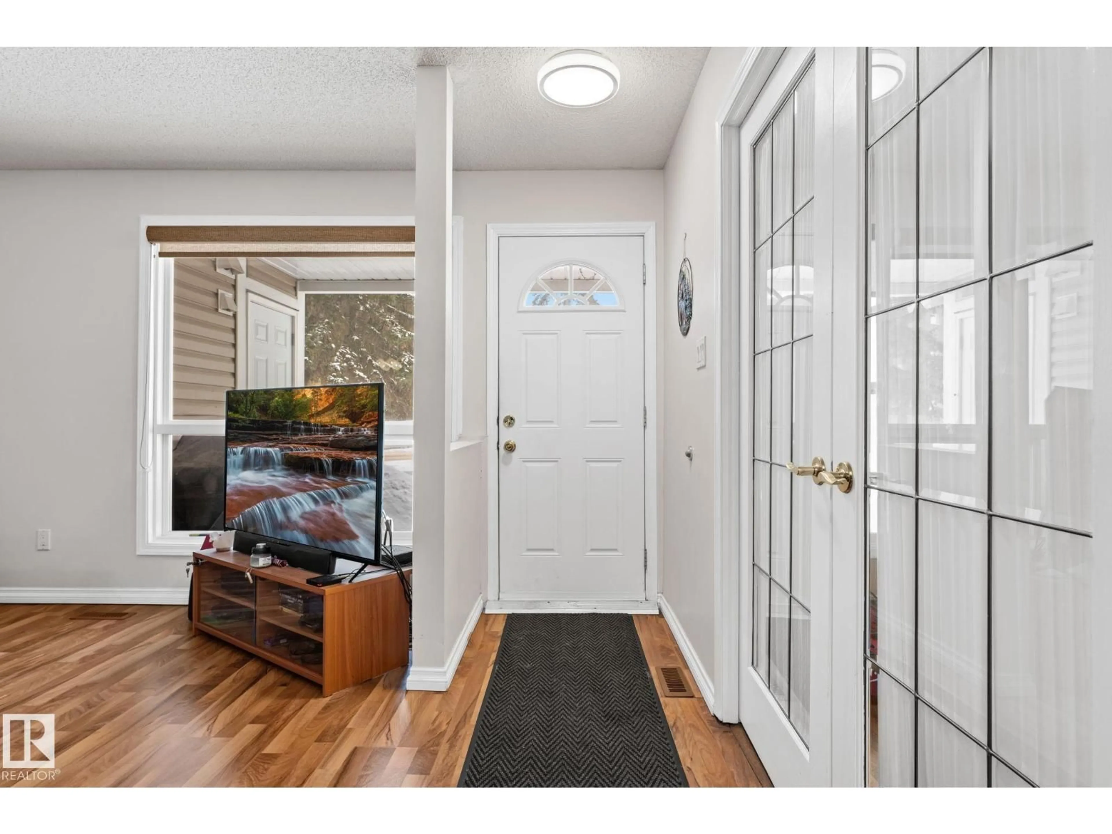 Indoor entryway for 36 - 2204 118 ST, Edmonton Alberta T6J5K2