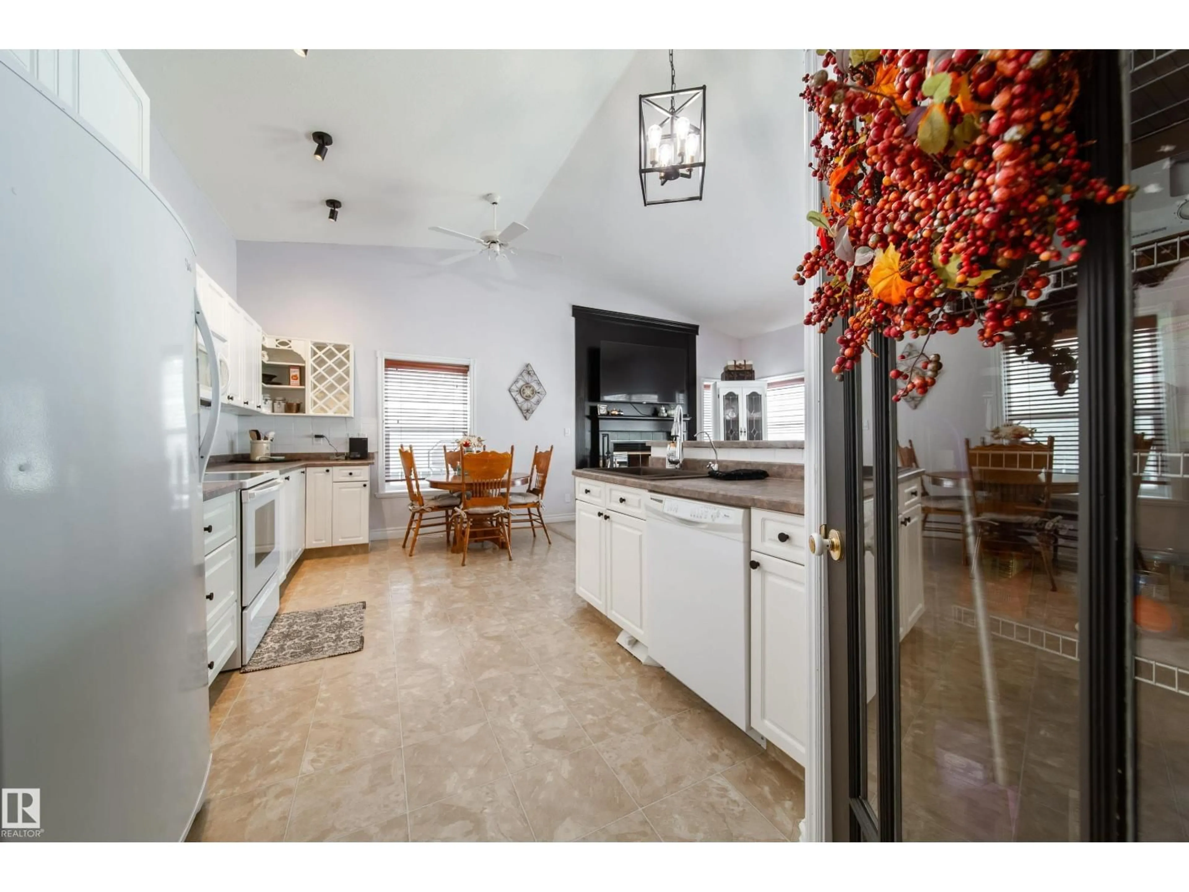 Open concept kitchen, ceramic/tile floor for 5319 51 AV, Rural Lac Ste. Anne County Alberta T0E0A0