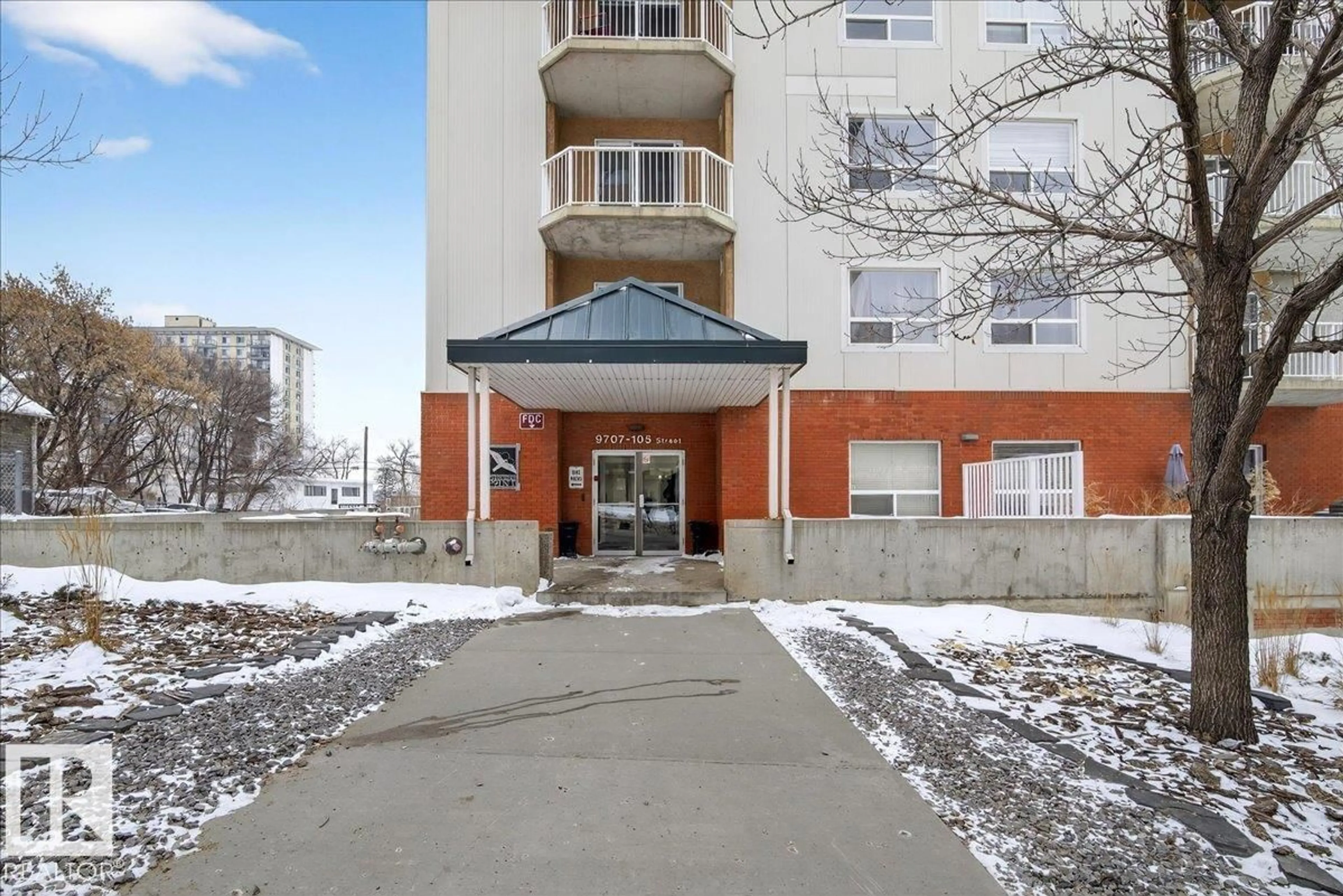 Indoor foyer for 105 - 9707 105 ST NW, Edmonton Alberta T5K2Y4