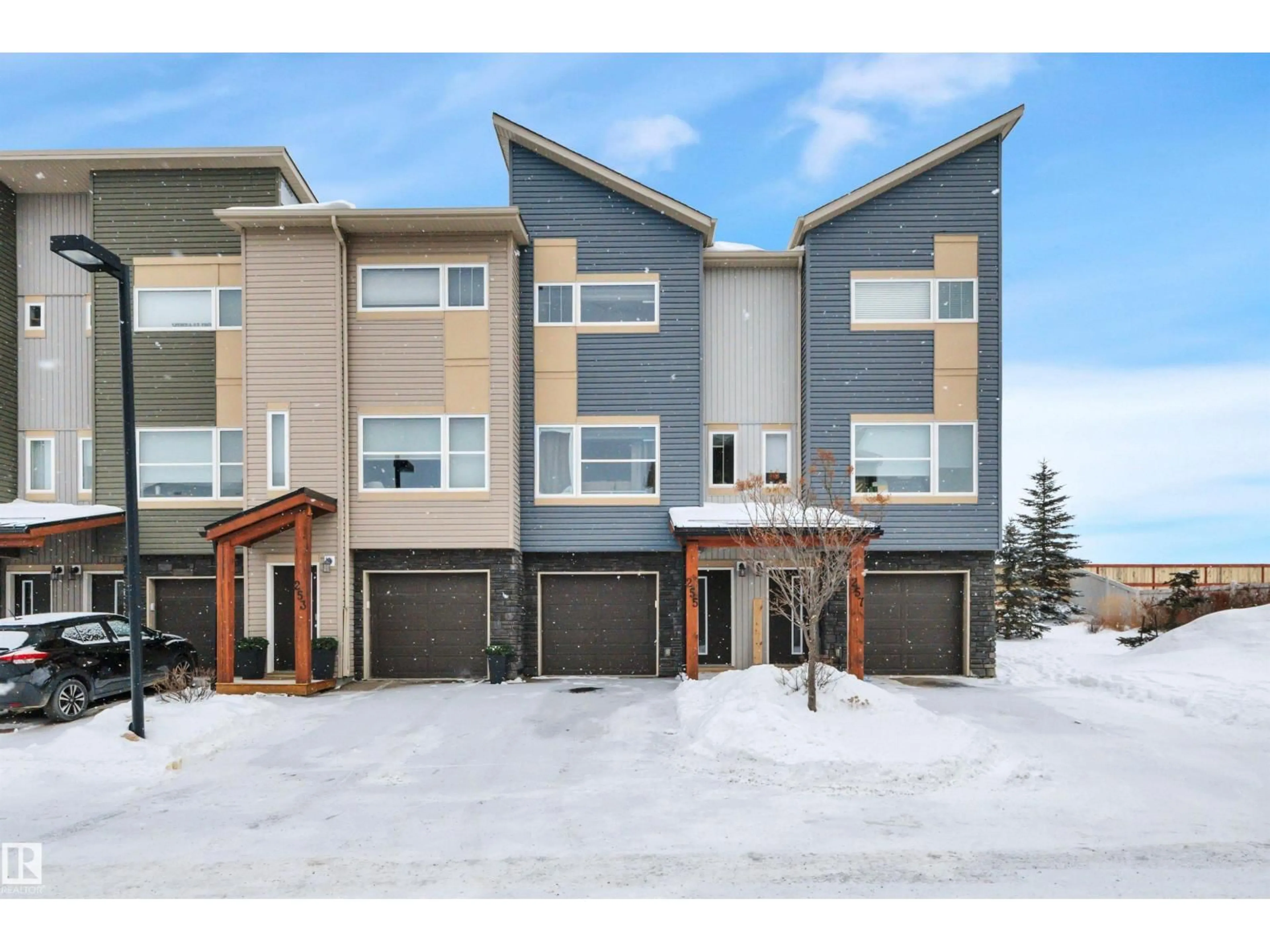 A pic from outside/outdoor area/front of a property/back of a property/a pic from drone, unknown for 255 401 SOUTHFORK DR, Leduc Alberta T9E0X1