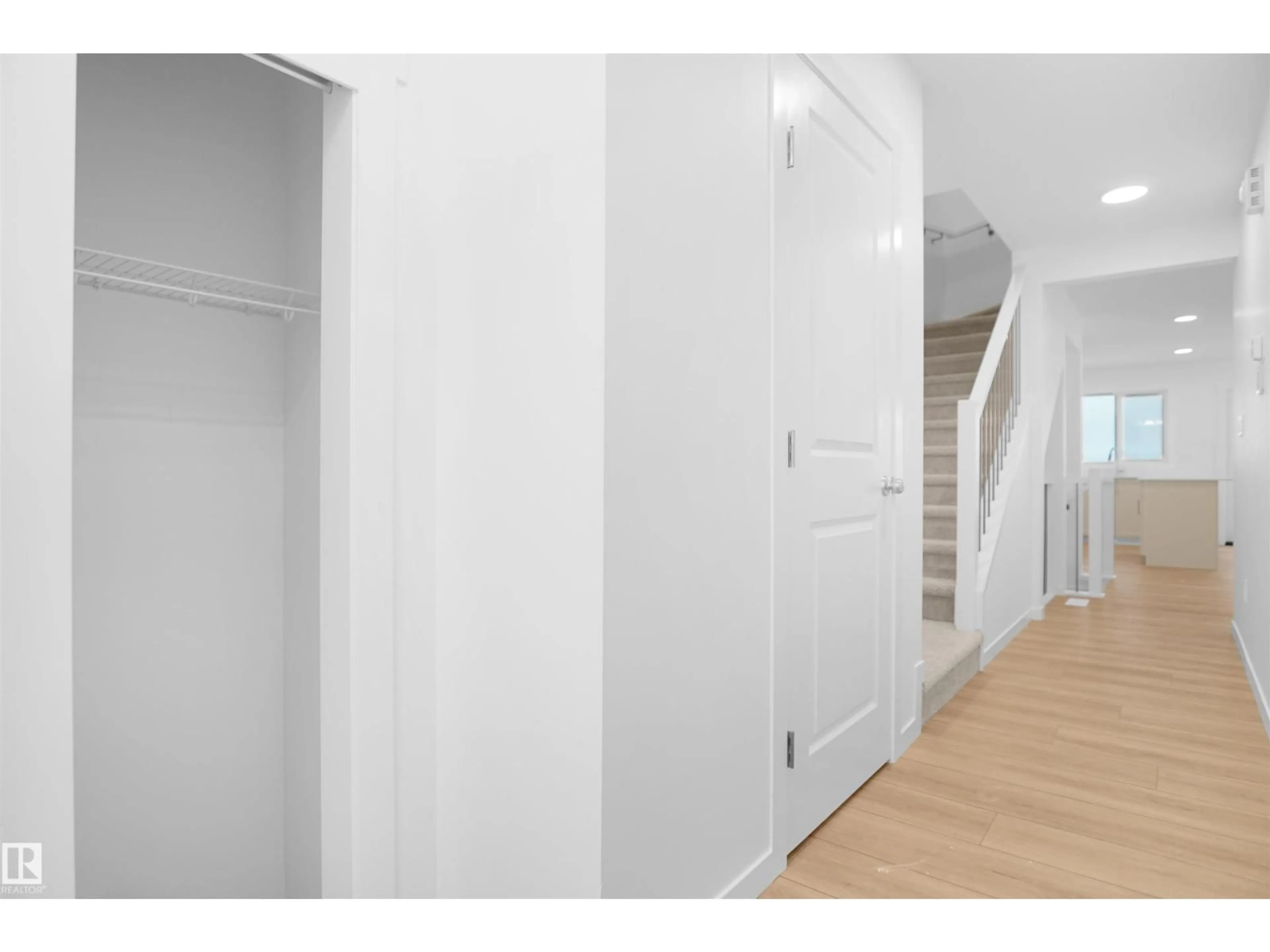 Indoor entryway for 26 - 1430 ASTER WY, Edmonton Alberta T6T2N8