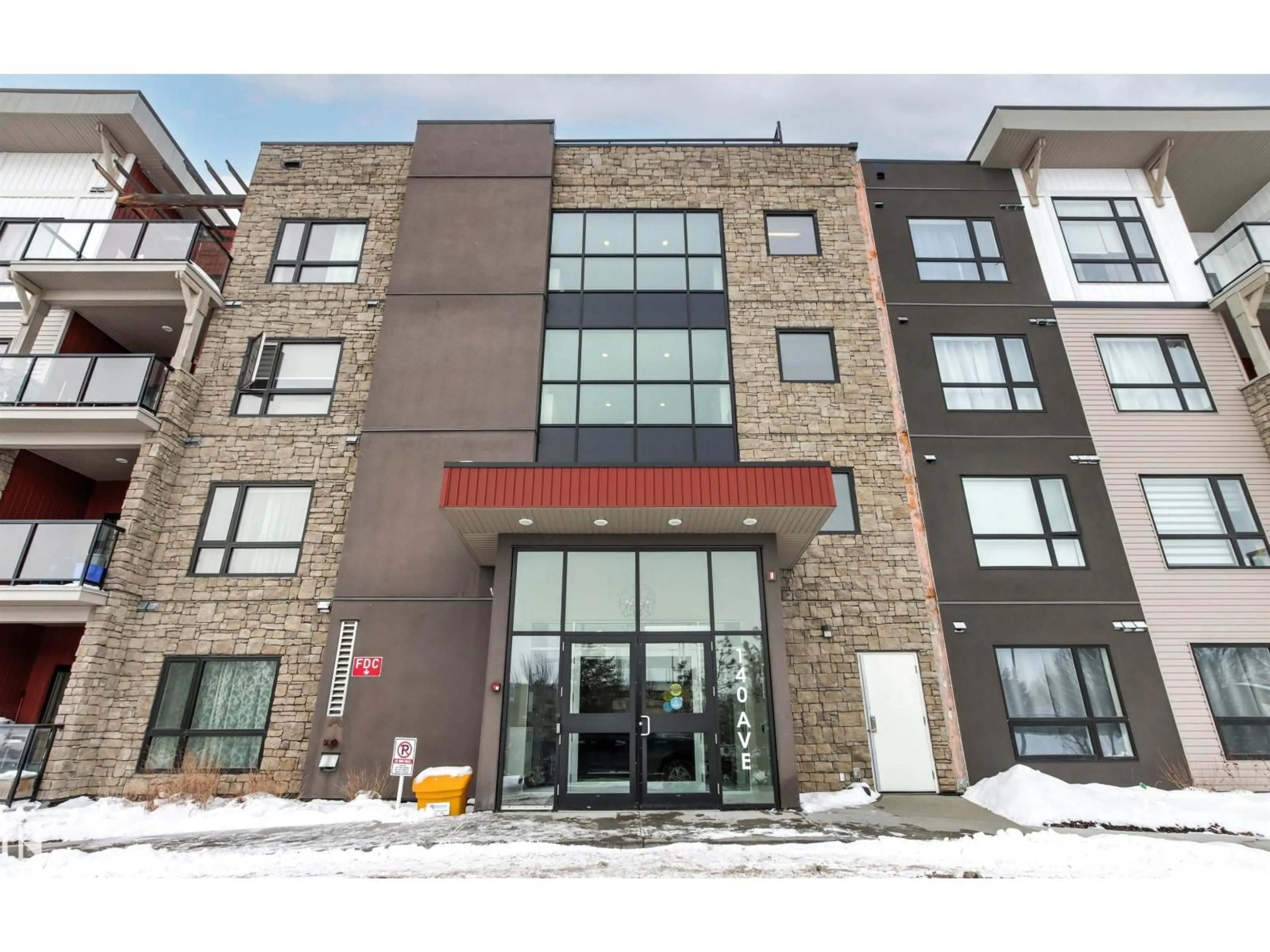 Indoor foyer for #412 - 12804 140 AV, Edmonton Alberta T6V0M3