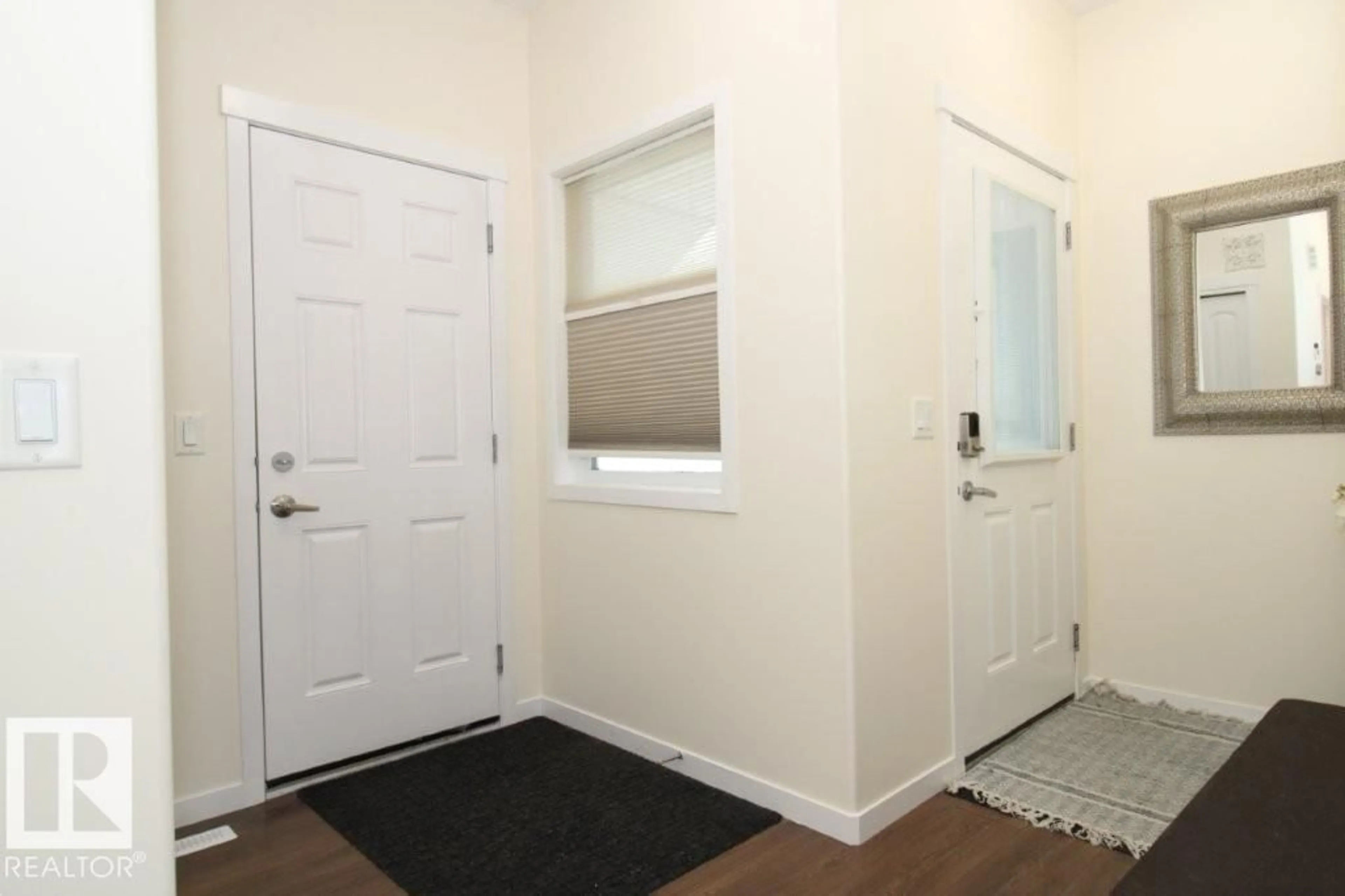 Indoor entryway for 3043 CHECKNITA WY, Edmonton Alberta T6W3X8