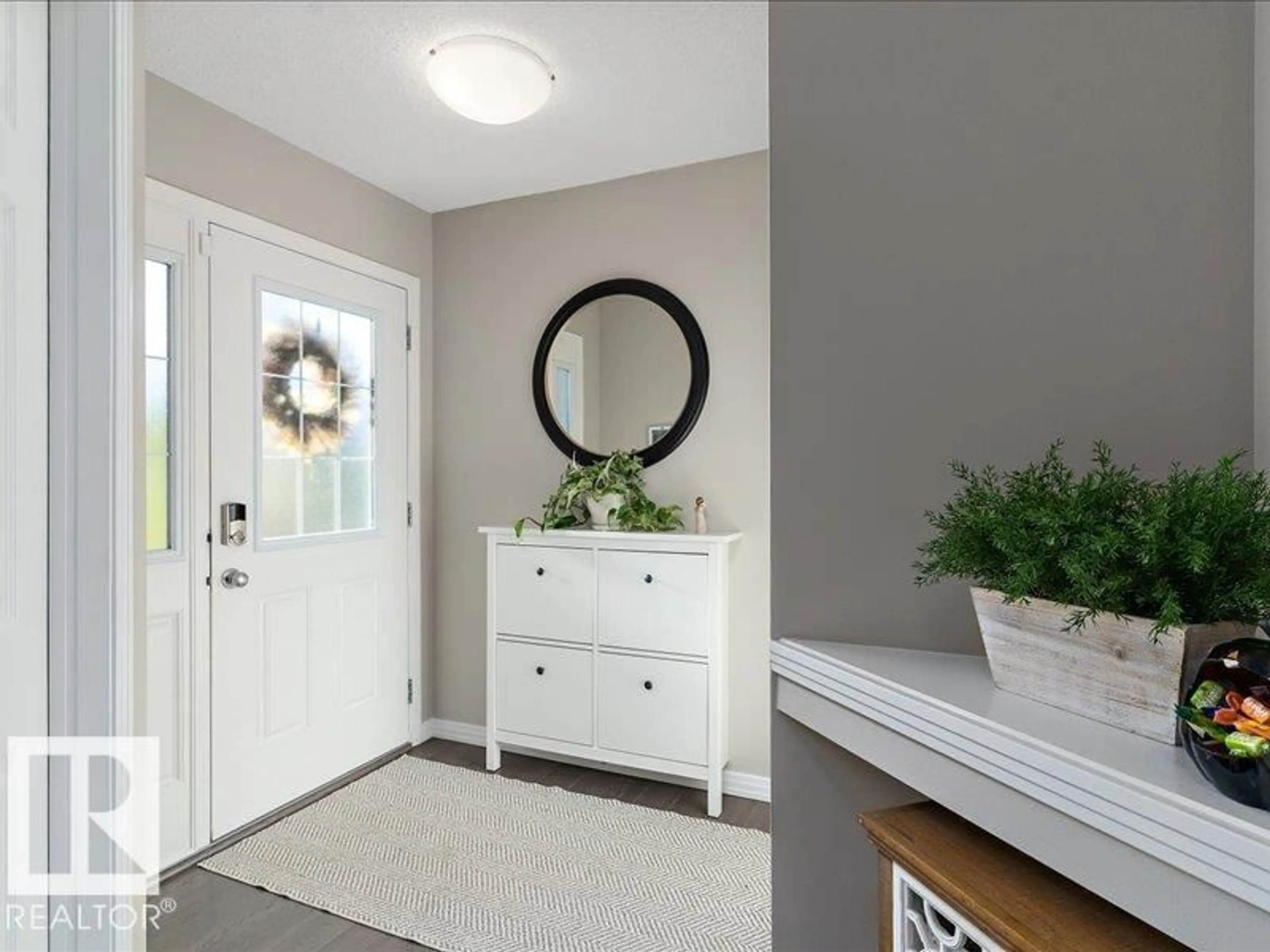 Indoor entryway for 13434 166 AV, Edmonton Alberta T6V0G6