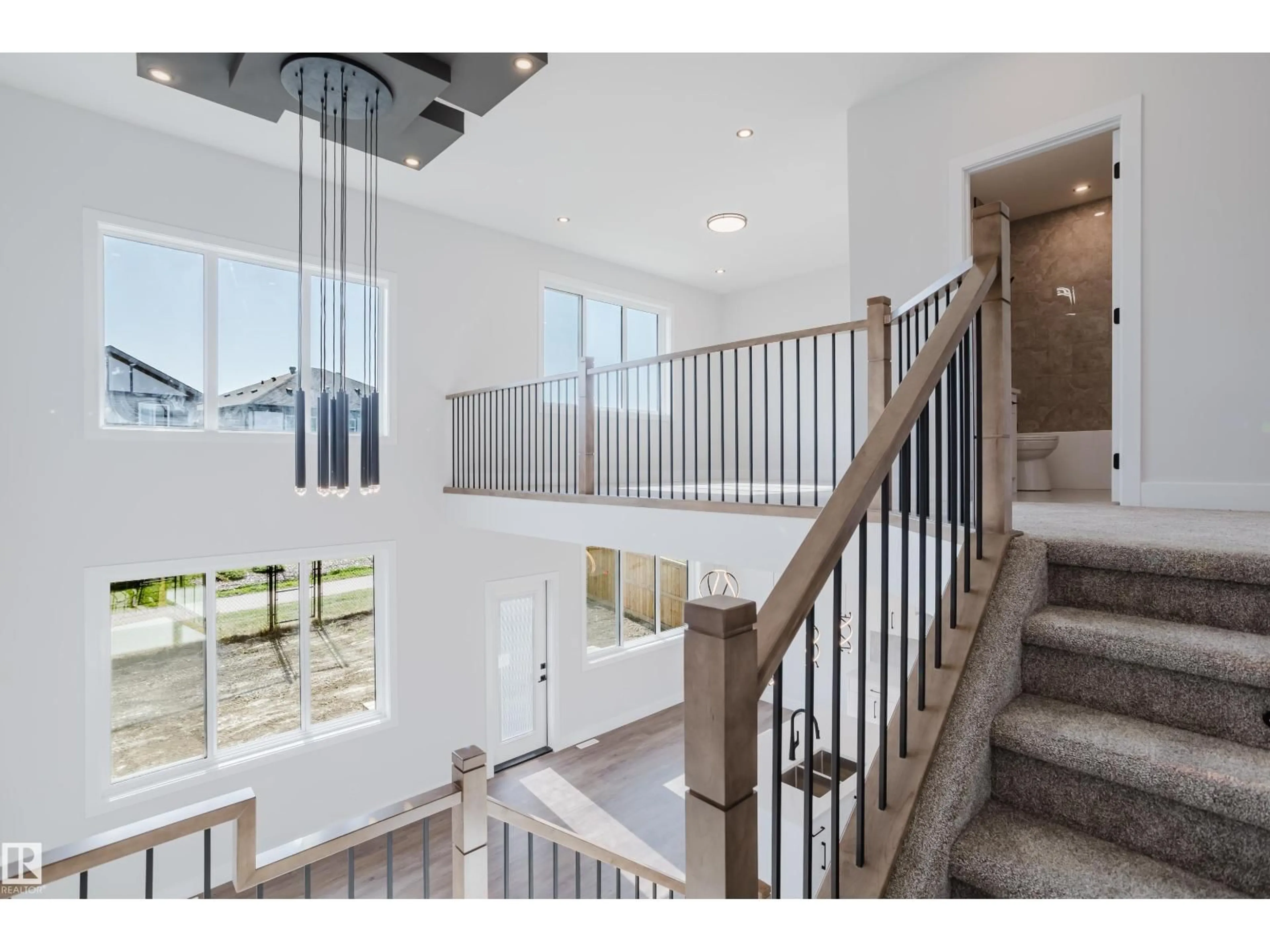 Indoor foyer for 329 BALSAM LI, Leduc Alberta T9E1L2