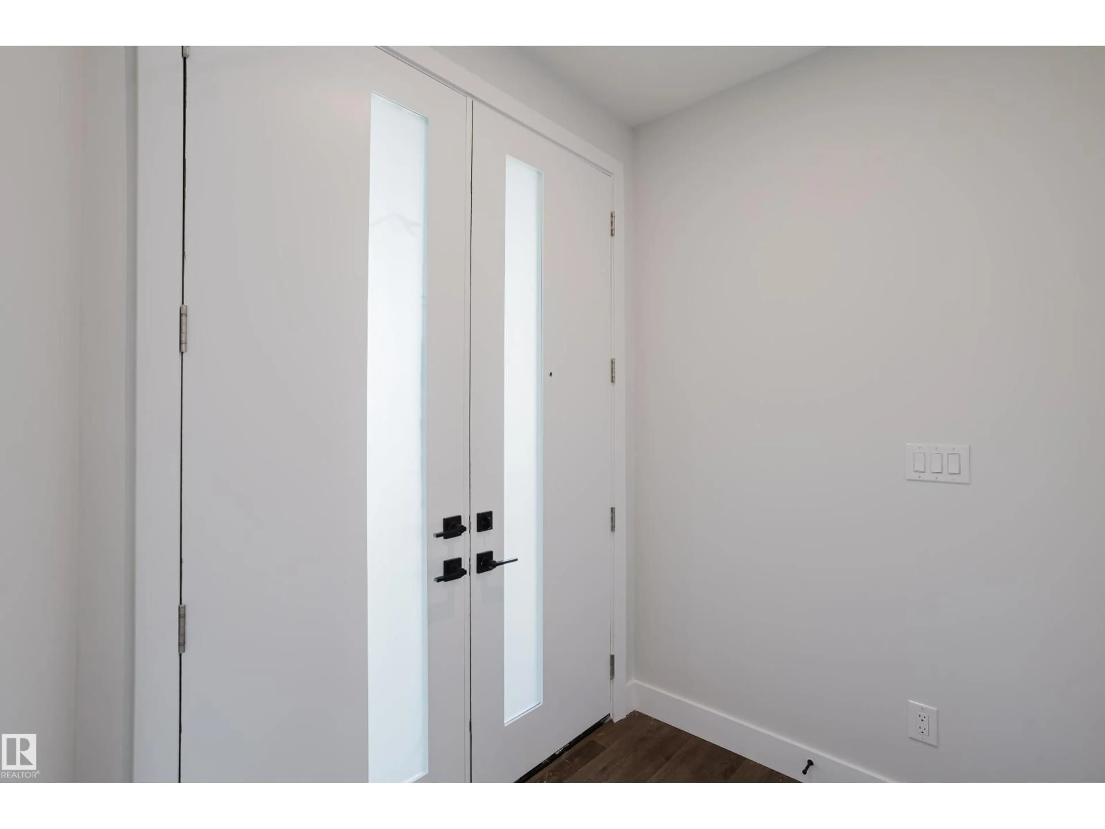 Indoor entryway for 329 BALSAM LI, Leduc Alberta T9E1L2