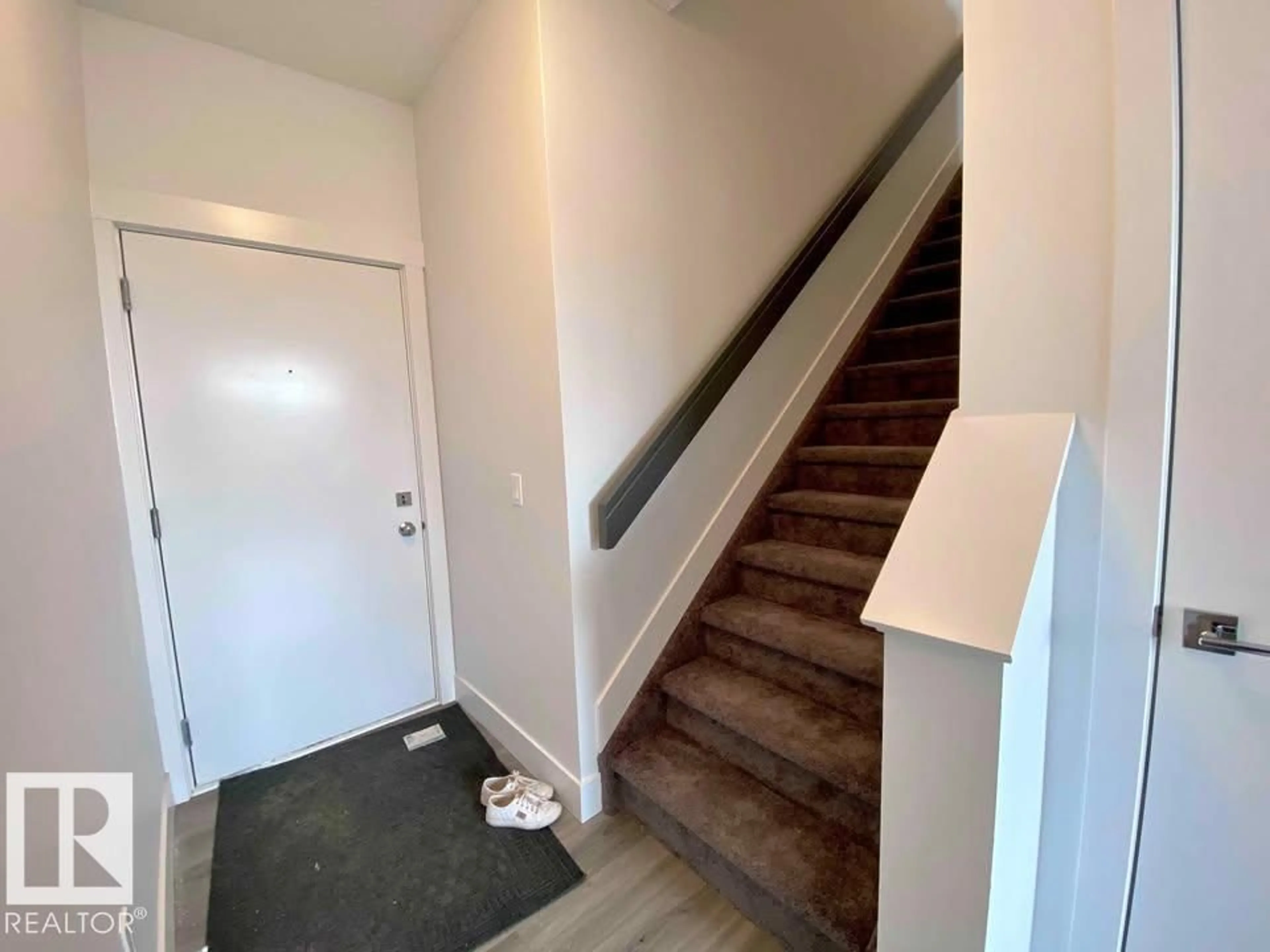 Unknown for 10 446 ALLARD BV SW, Edmonton Alberta T6W3S7