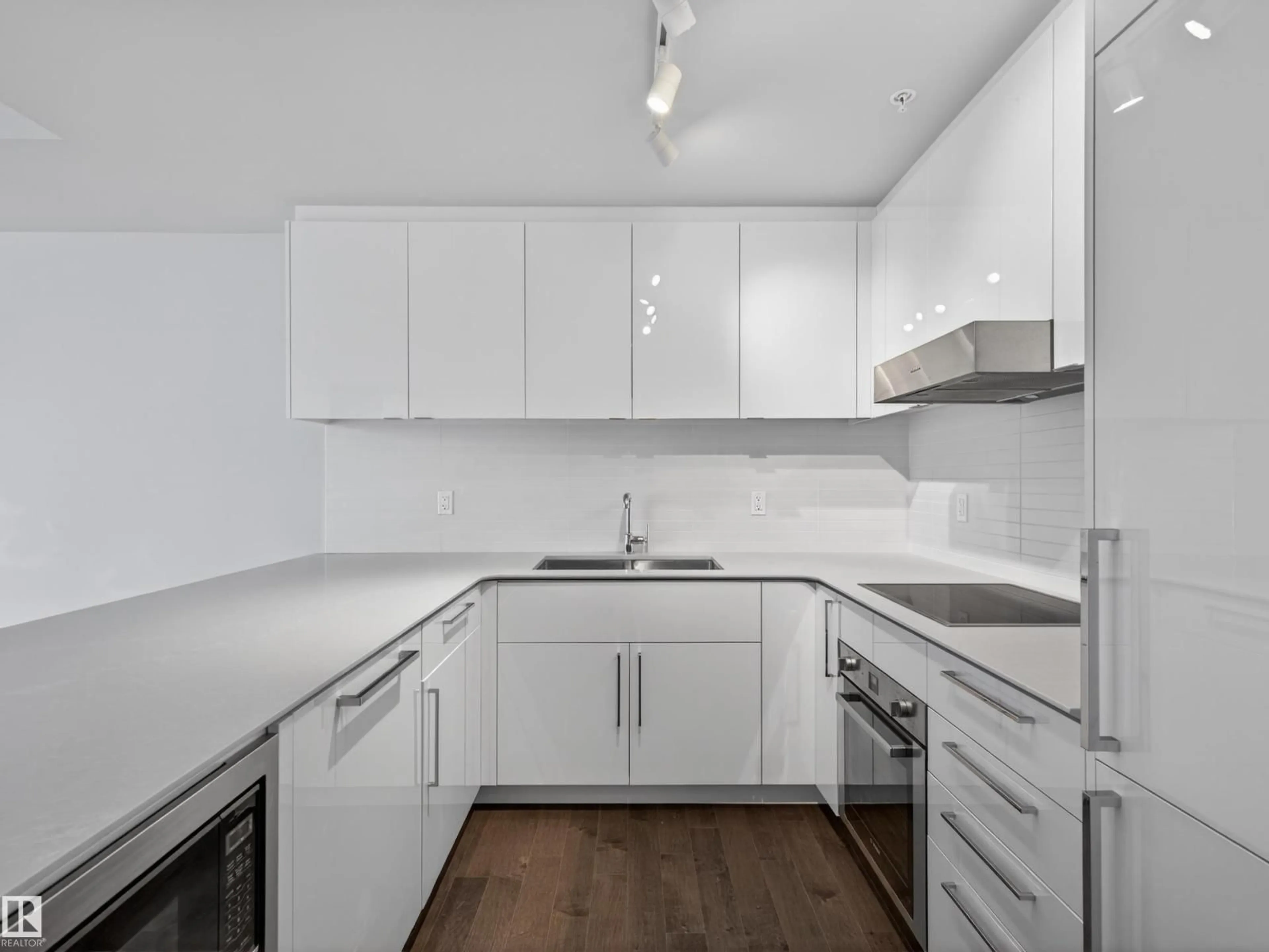 Standard kitchen, unknown for 2509 10360 102 ST NW, Edmonton Alberta T5J0K6