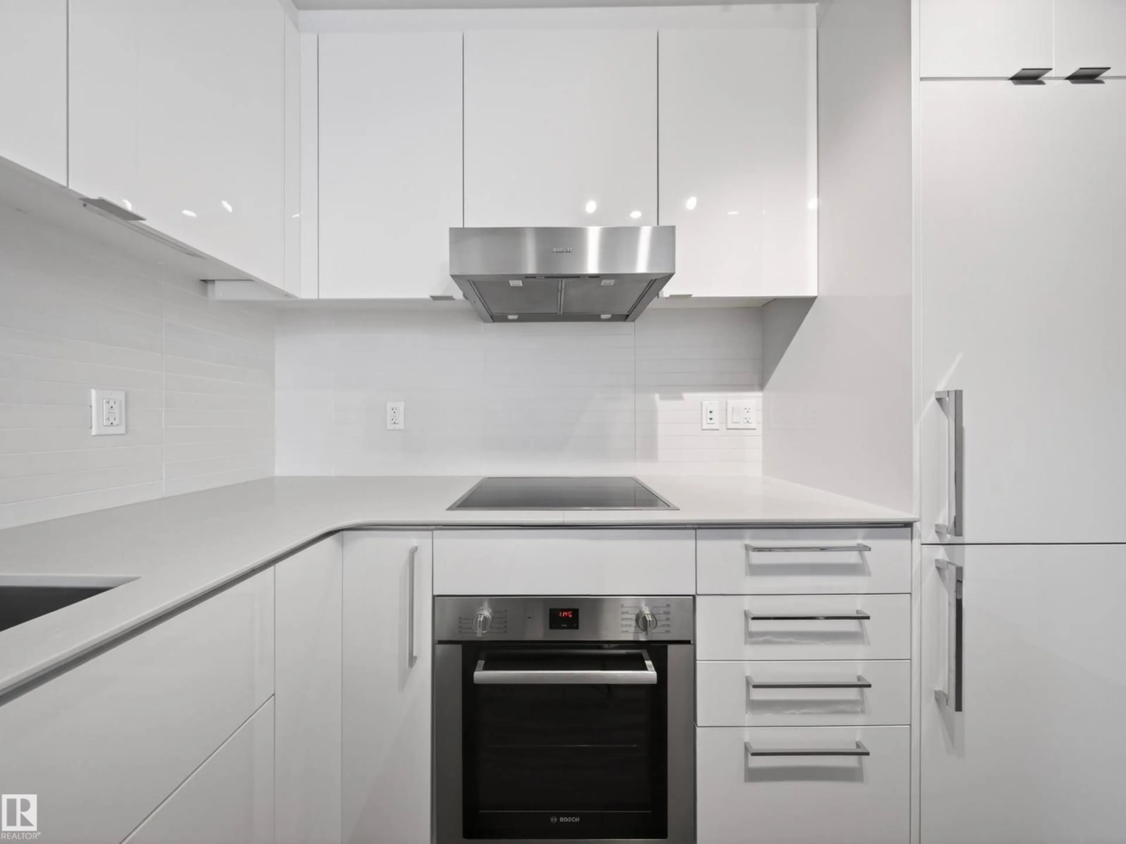 Standard kitchen, unknown for 2509 10360 102 ST NW, Edmonton Alberta T5J0K6