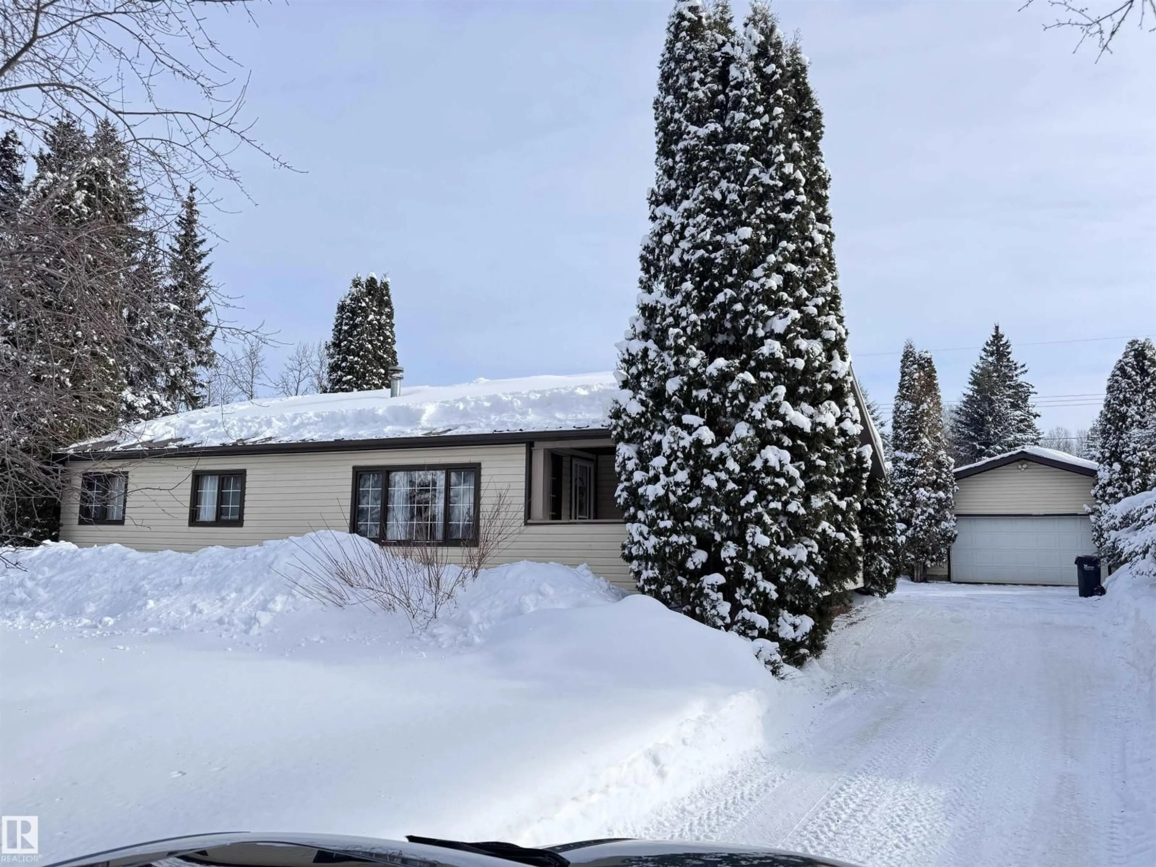 A pic from outside/outdoor area/front of a property/back of a property/a pic from drone, street for 5309 51 ST, Jarvie Alberta T0G1H0