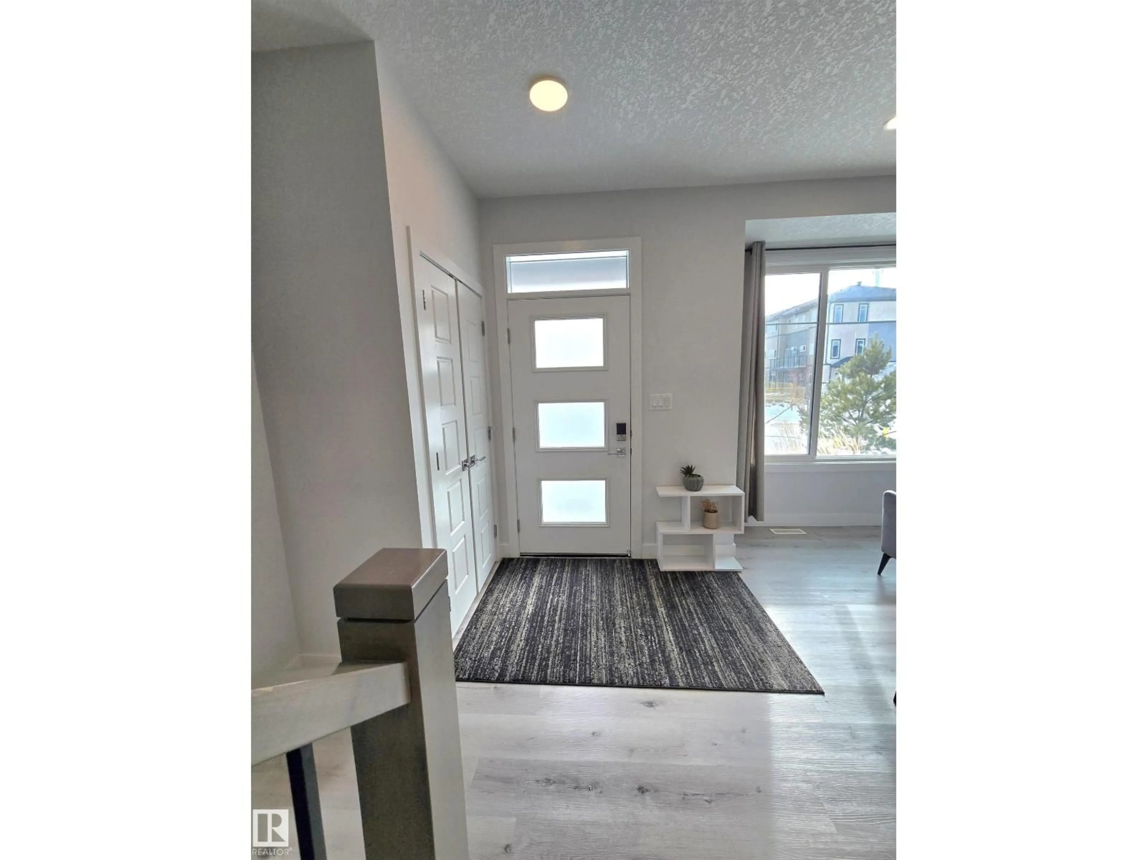 Indoor entryway for SW - 8040 KIRIAK LI, Edmonton Alberta T6W4V2