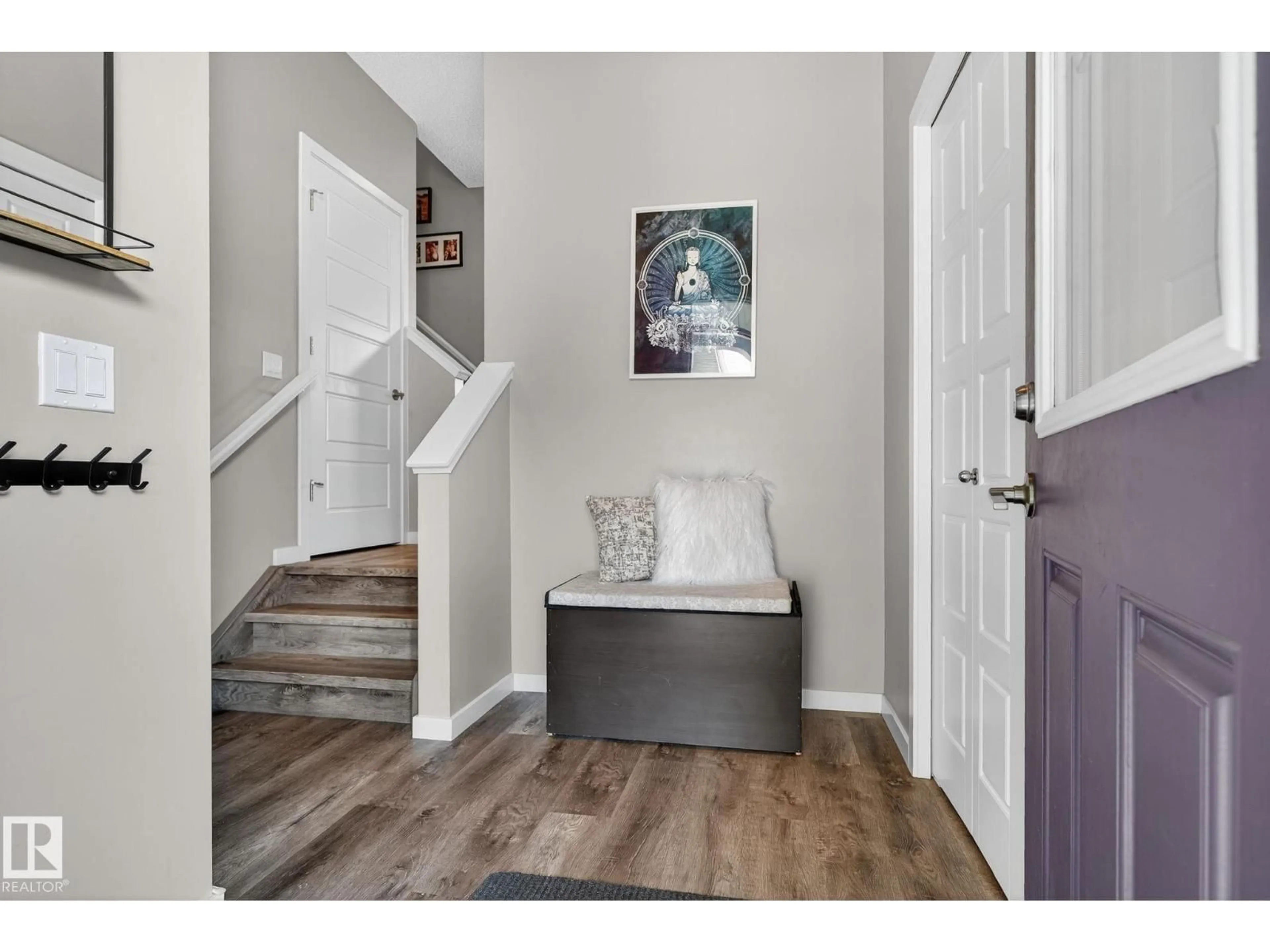 Indoor entryway for 211 STURTZ BN, Leduc Alberta T9E0Y6