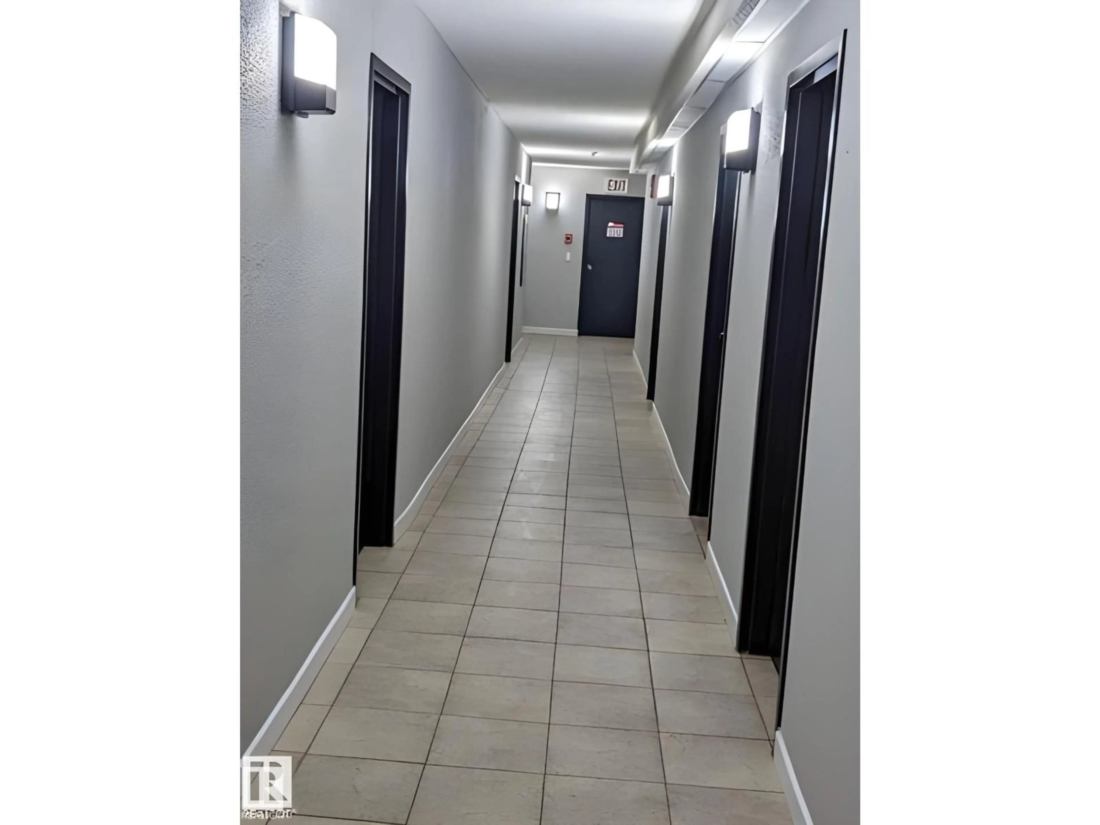 Indoor foyer for 611 12831 66 ST NW, Edmonton Alberta T5C0A4