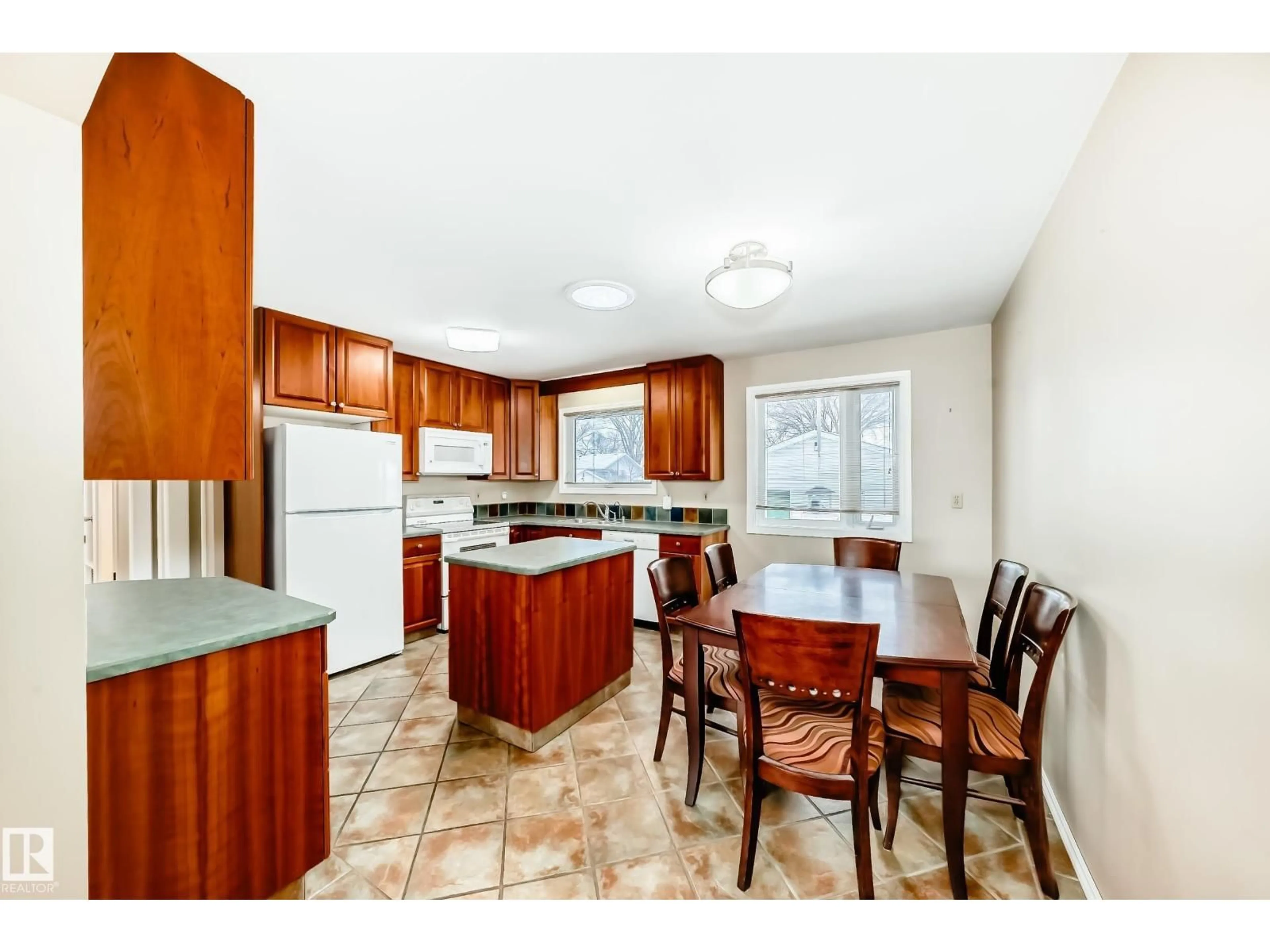 Standard kitchen, unknown for 3629 117 AV, Edmonton Alberta T5W0X9