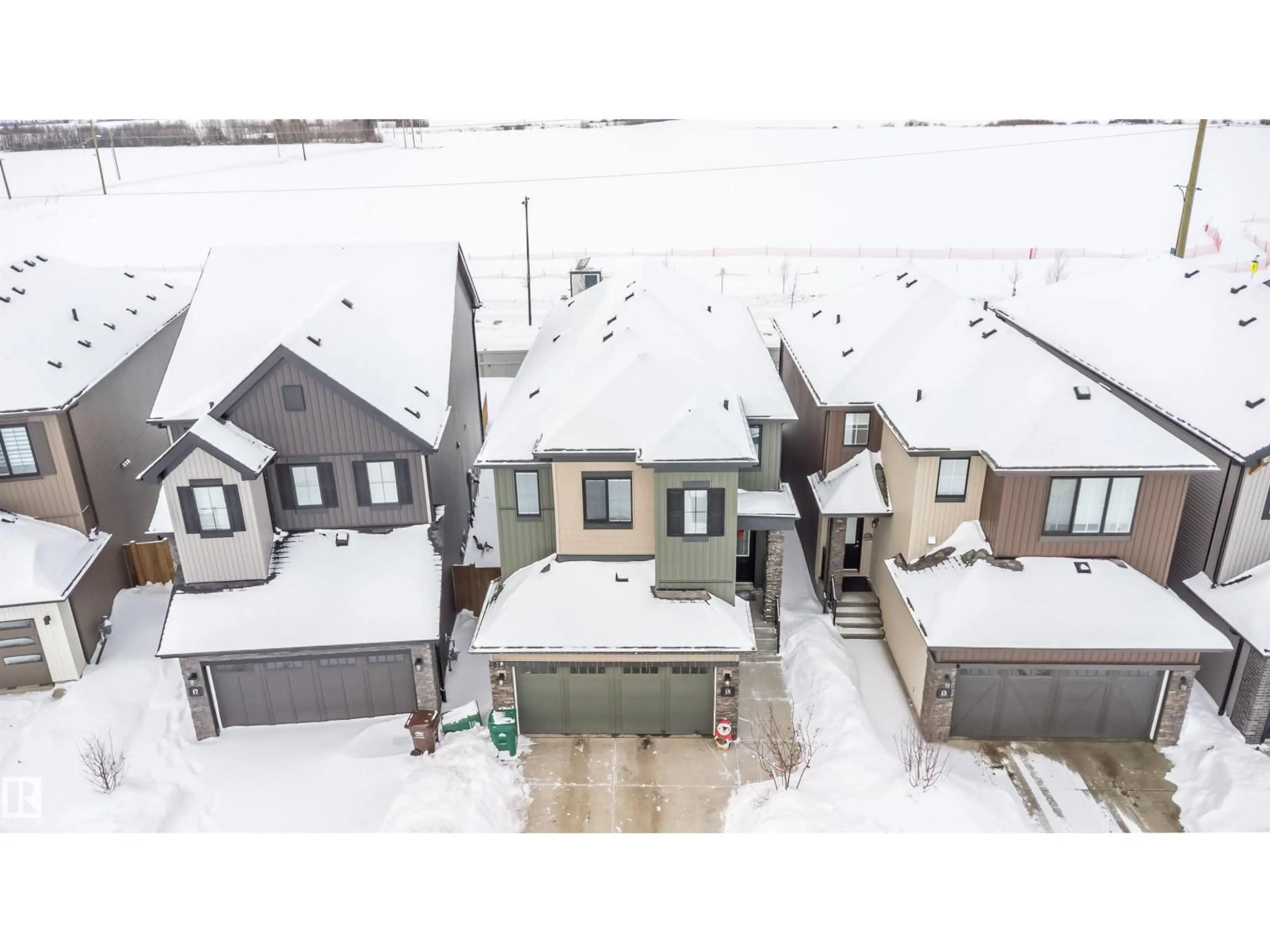 A pic from outside/outdoor area/front of a property/back of a property/a pic from drone, street for 15 CHAMBERY CR, St. Albert Alberta T8T2C1
