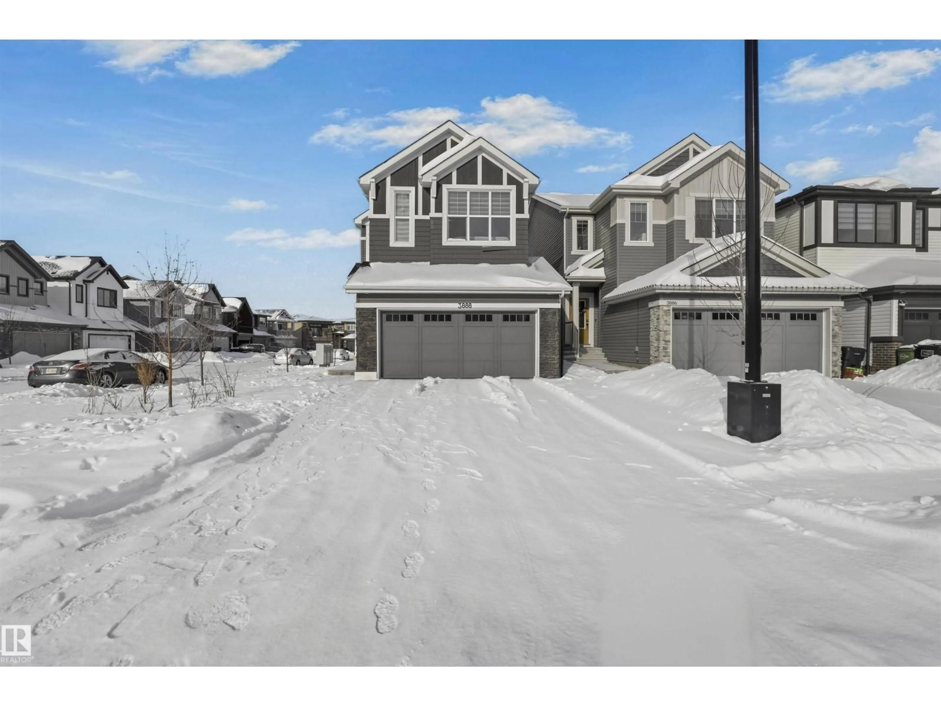 A pic from outside/outdoor area/front of a property/back of a property/a pic from drone, street for 3888 CHRUSTAWKA PL, Edmonton Alberta T6W5B2