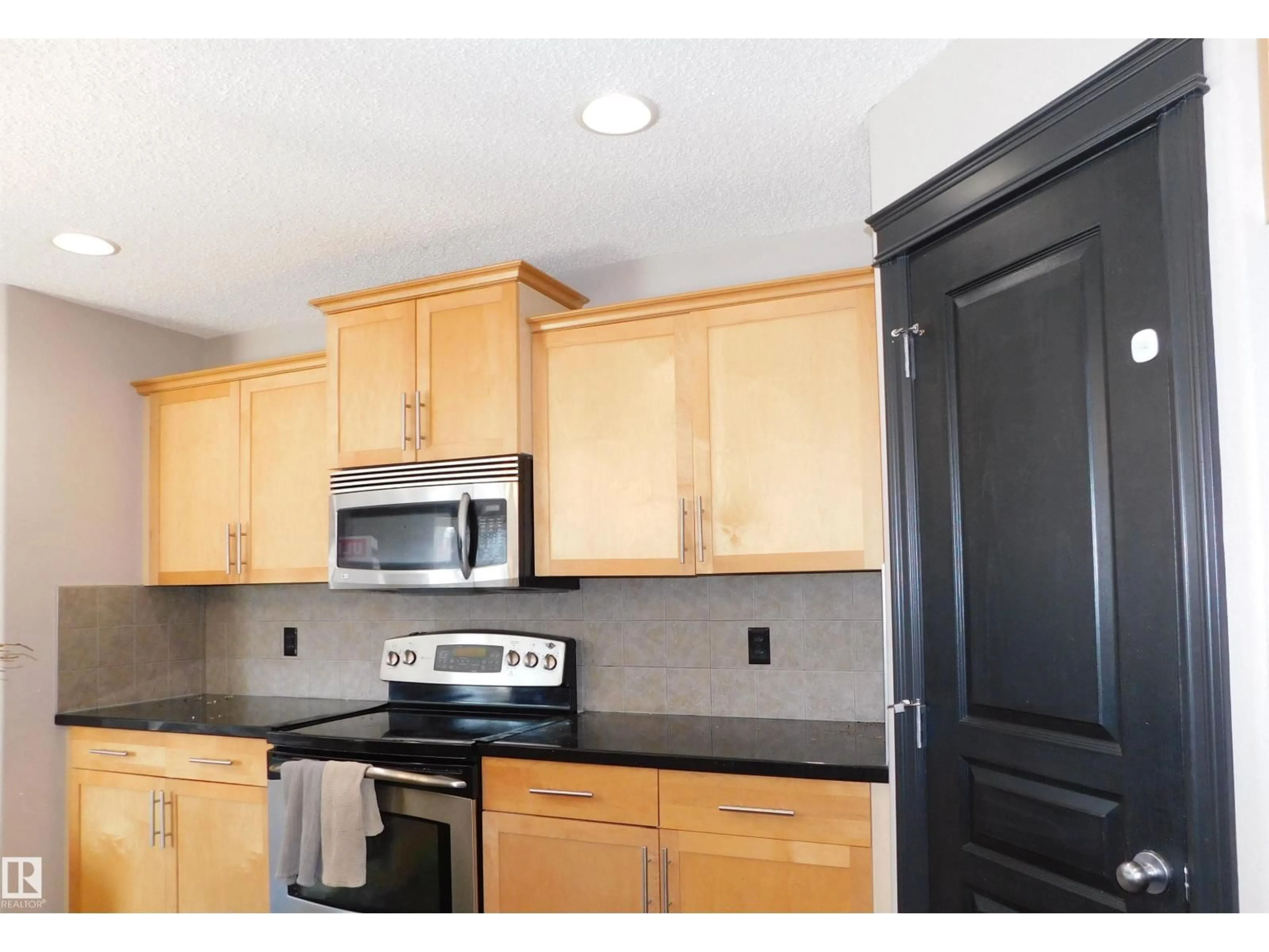 Standard kitchen, unknown for 1239 MCKINNEY CT, Edmonton Alberta T6R0B7
