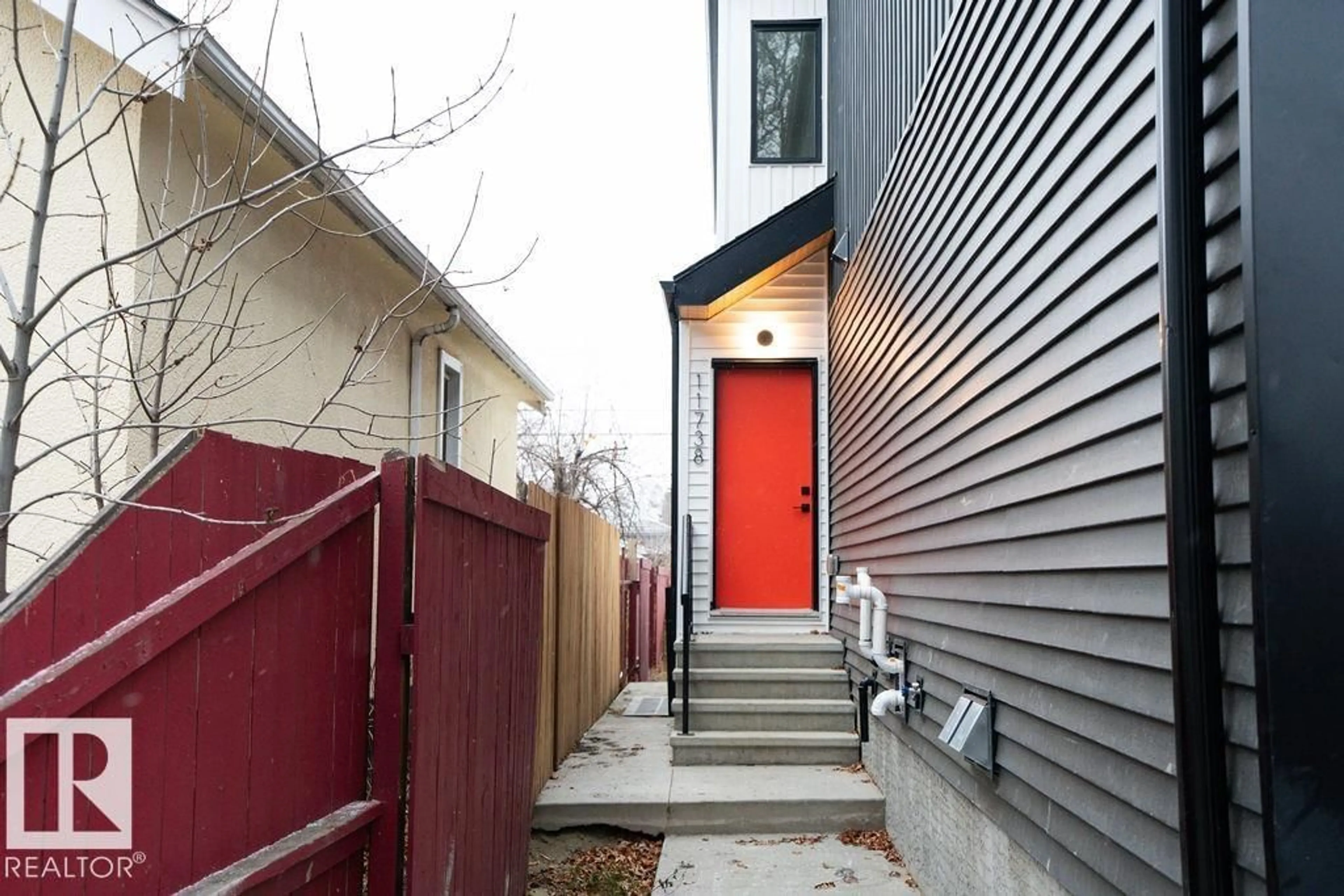 Unknown for 11738 91 ST, Edmonton Alberta T5B4B3