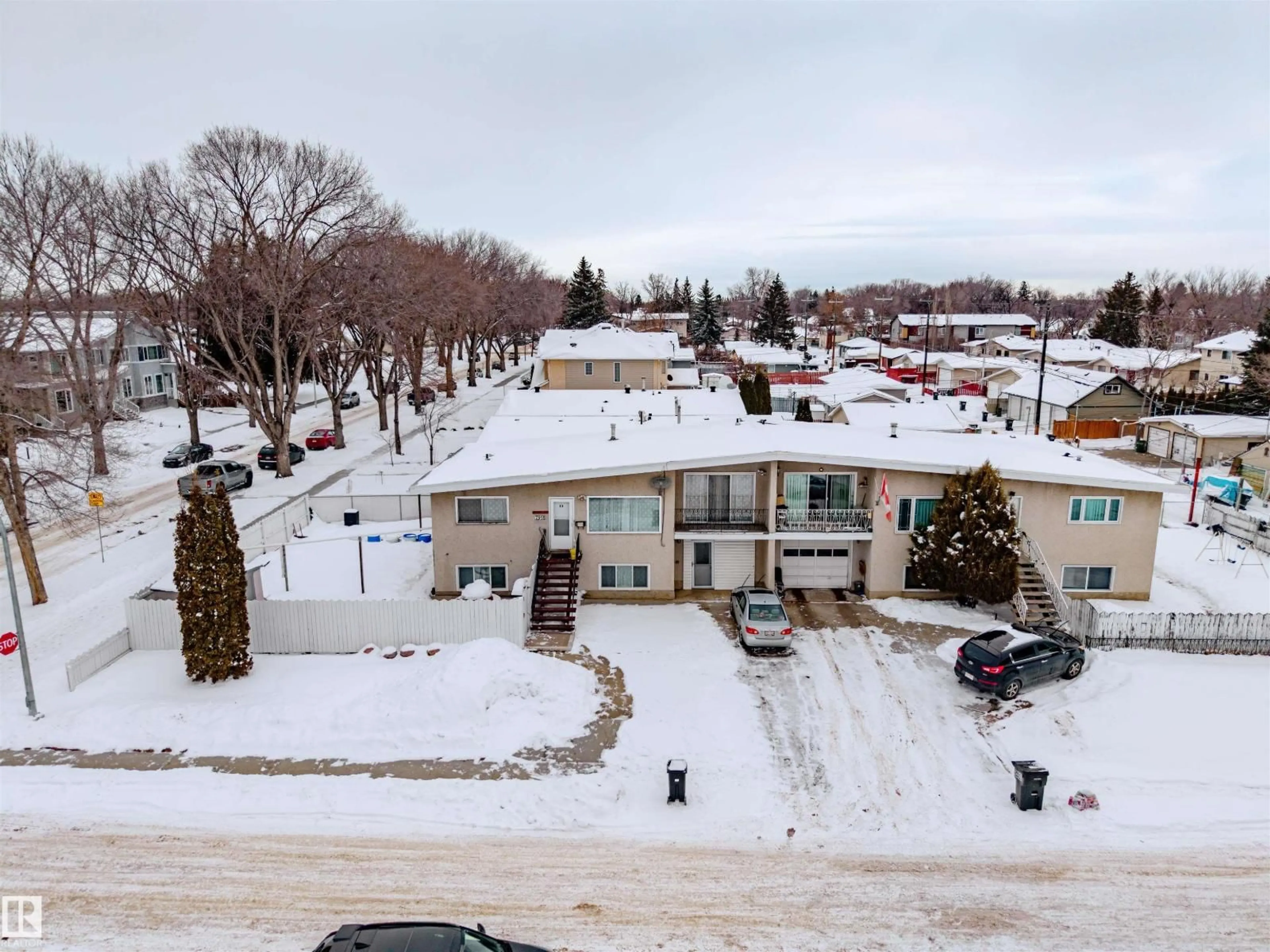 A pic from outside/outdoor area/front of a property/back of a property/a pic from drone, unknown for 7918 121 AV, Edmonton Alberta T5B0Y8
