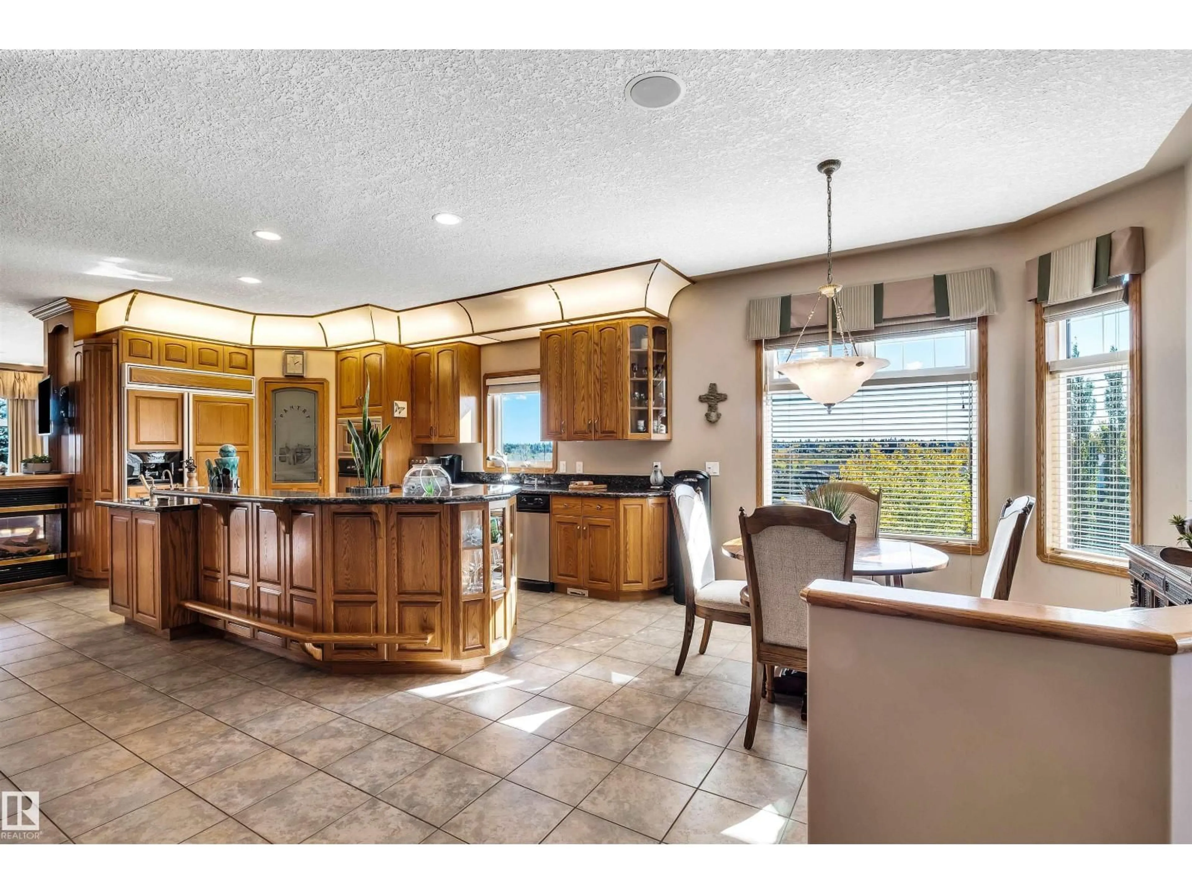 Open concept kitchen, ceramic/tile floor for #11 - 65 OAKMONT DR, St. Albert Alberta T8N6S3