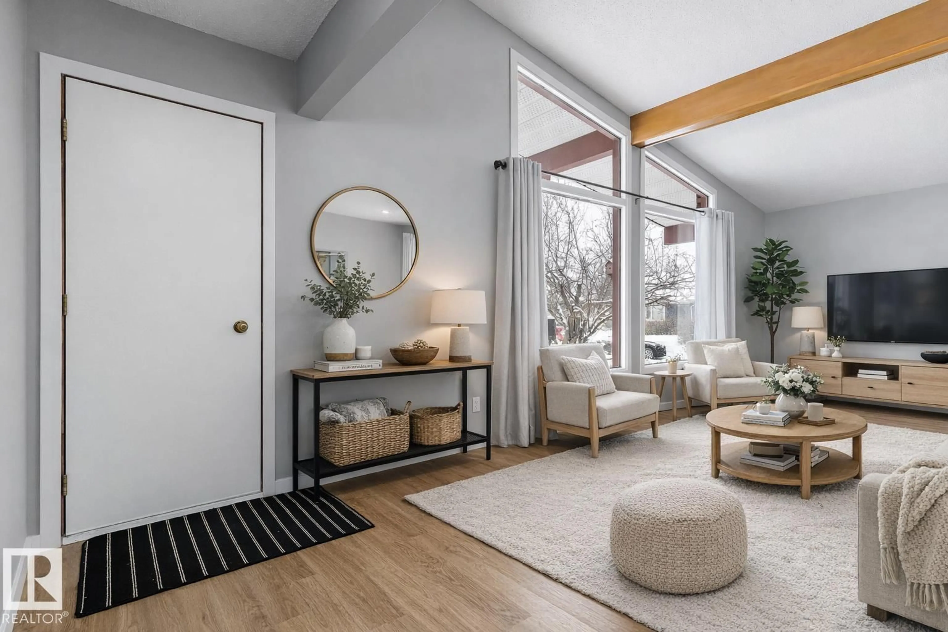 Indoor entryway for 11436 143 AV, Edmonton Alberta T5X1L6