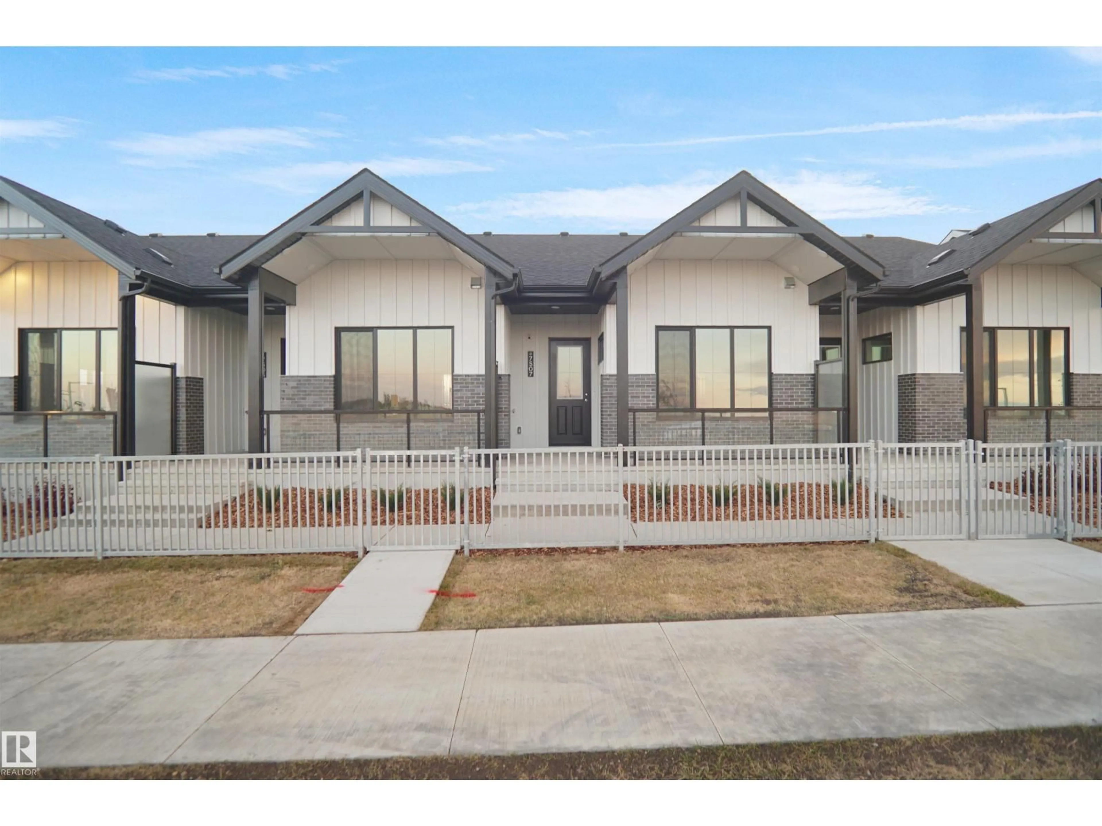 Unknown for 7515 OBSERVER LN, Edmonton Alberta T5G2S5