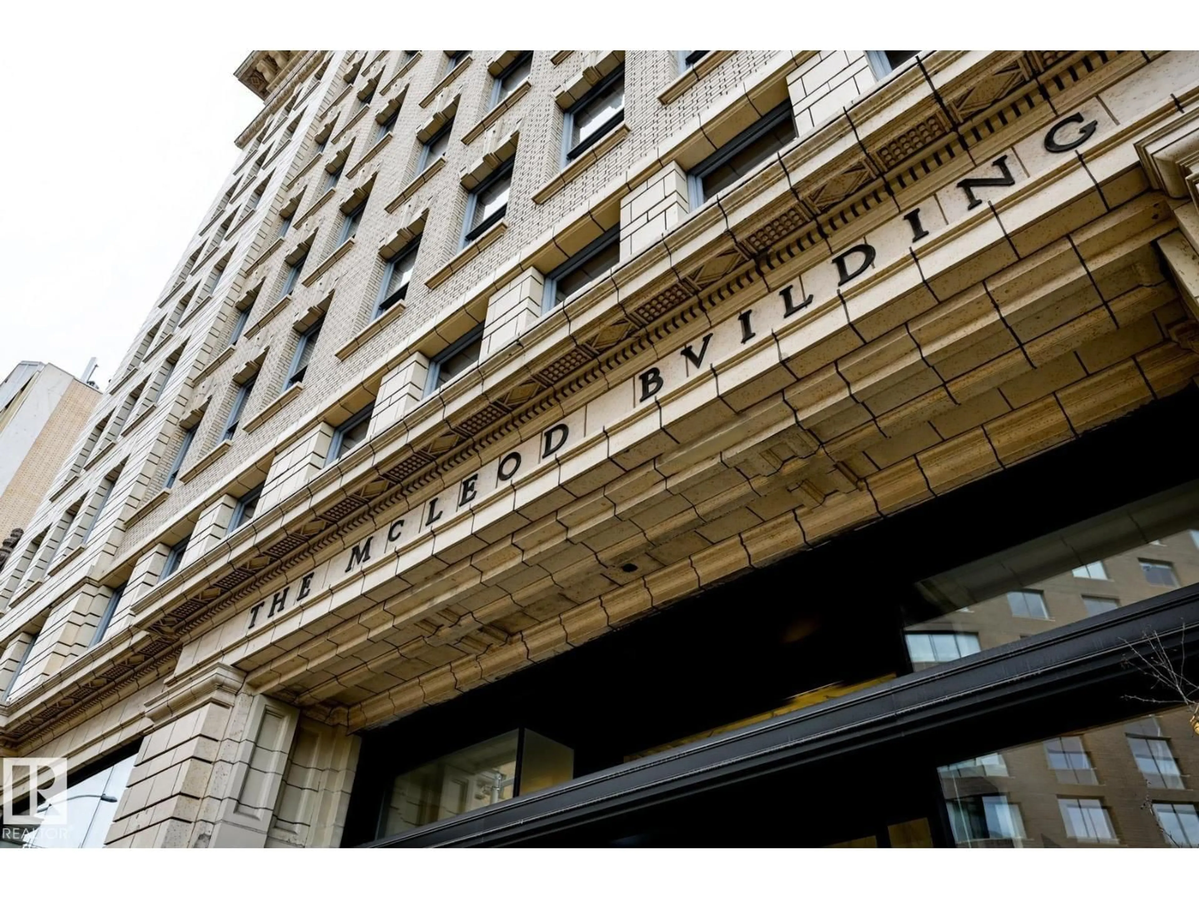 Indoor foyer for 902 - 10134 100 ST, Edmonton Alberta T5J0N8